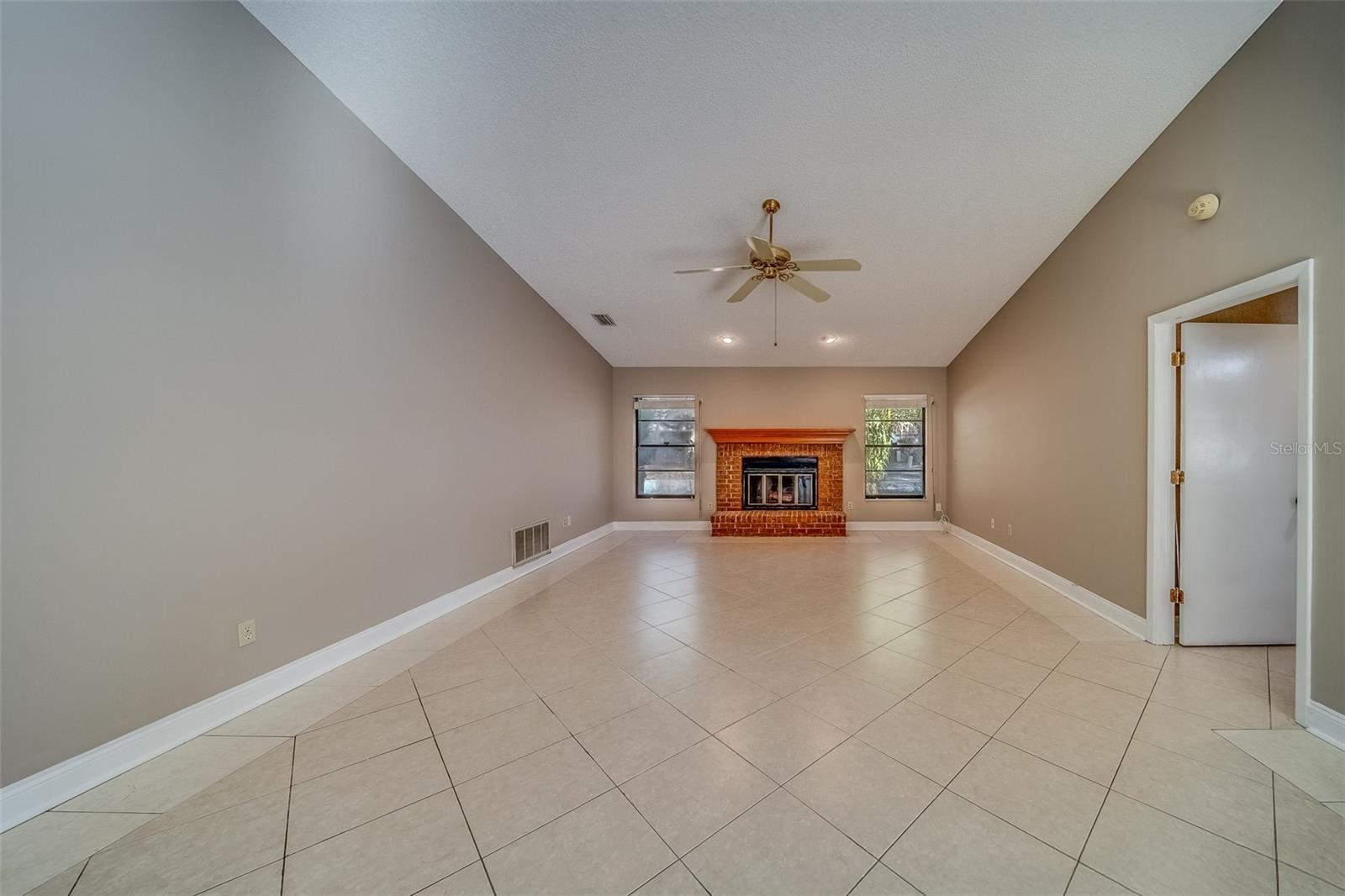 1112 WOODCREST AVE, SAFETY HARBOR, FL, 34695