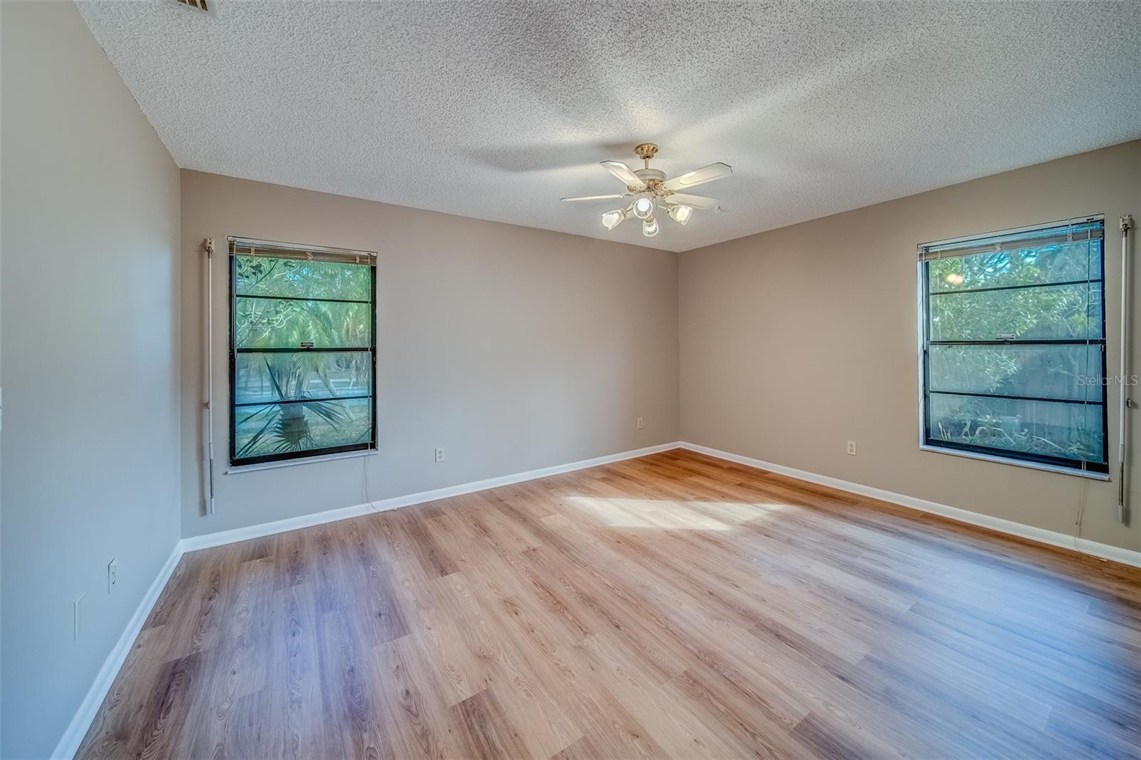 1112 WOODCREST AVE, SAFETY HARBOR, FL, 34695