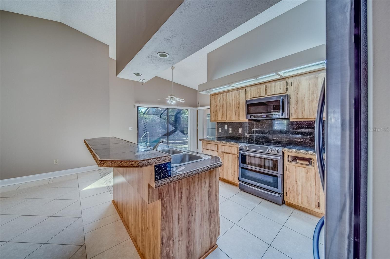 1112 WOODCREST AVE, SAFETY HARBOR, FL, 34695