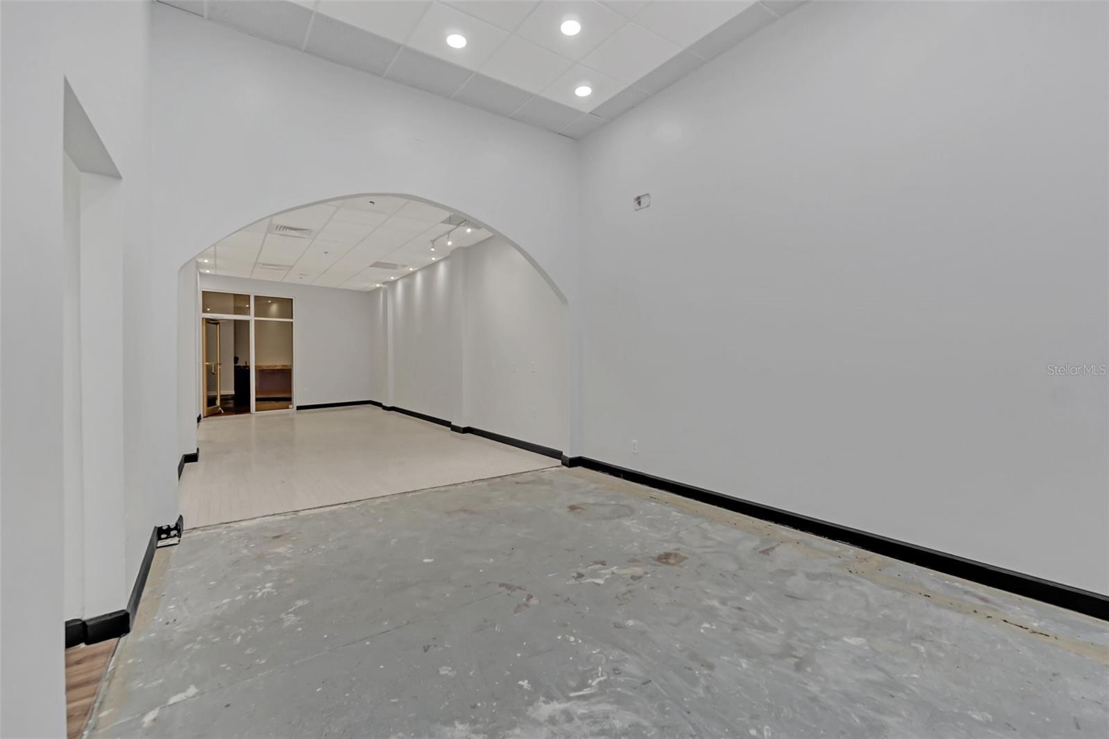 6881 KINGSPOINTE PKWY #17, ORLANDO, FL, 32819