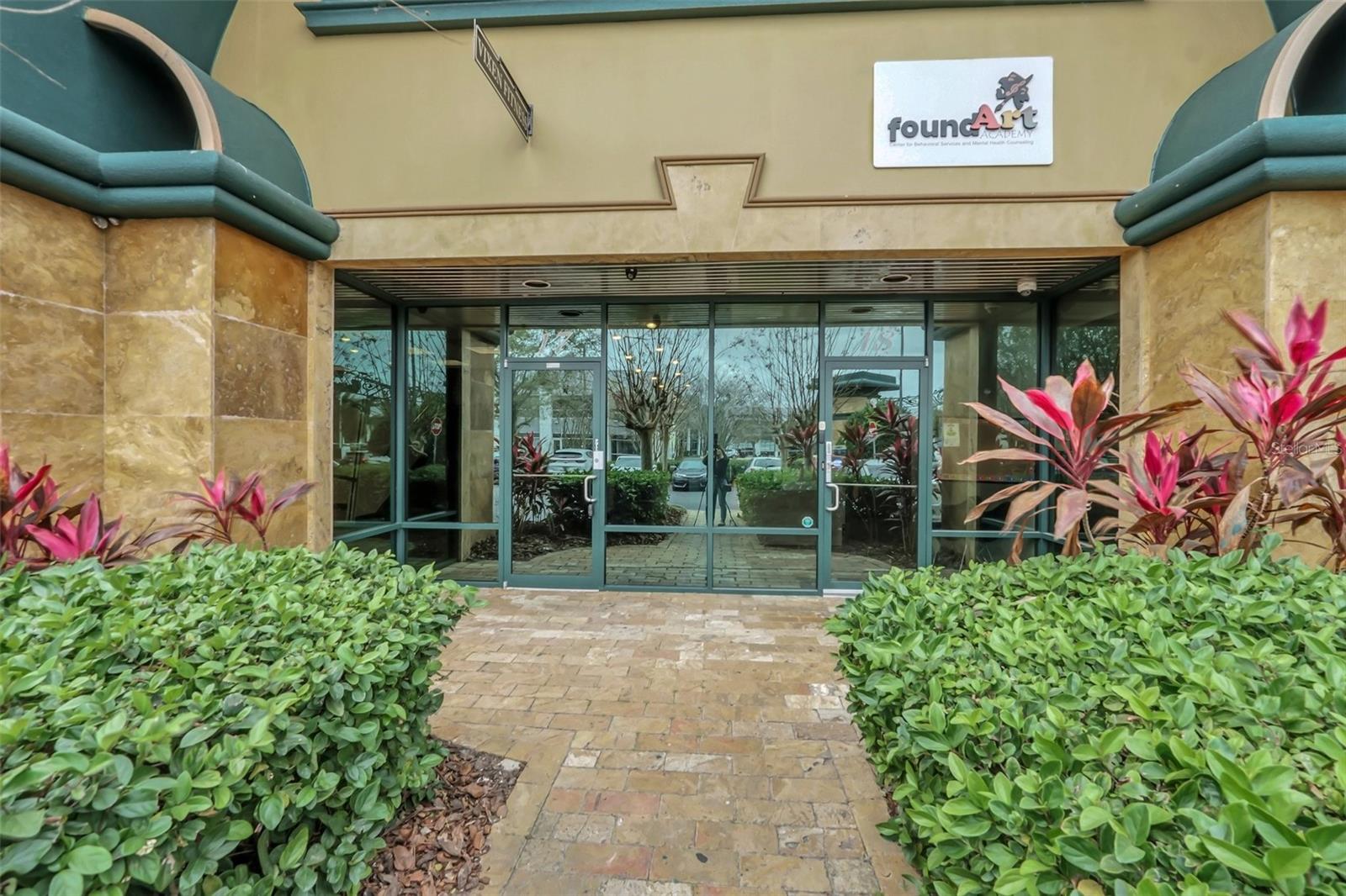 6881 KINGSPOINTE PKWY #17, ORLANDO, FL, 32819