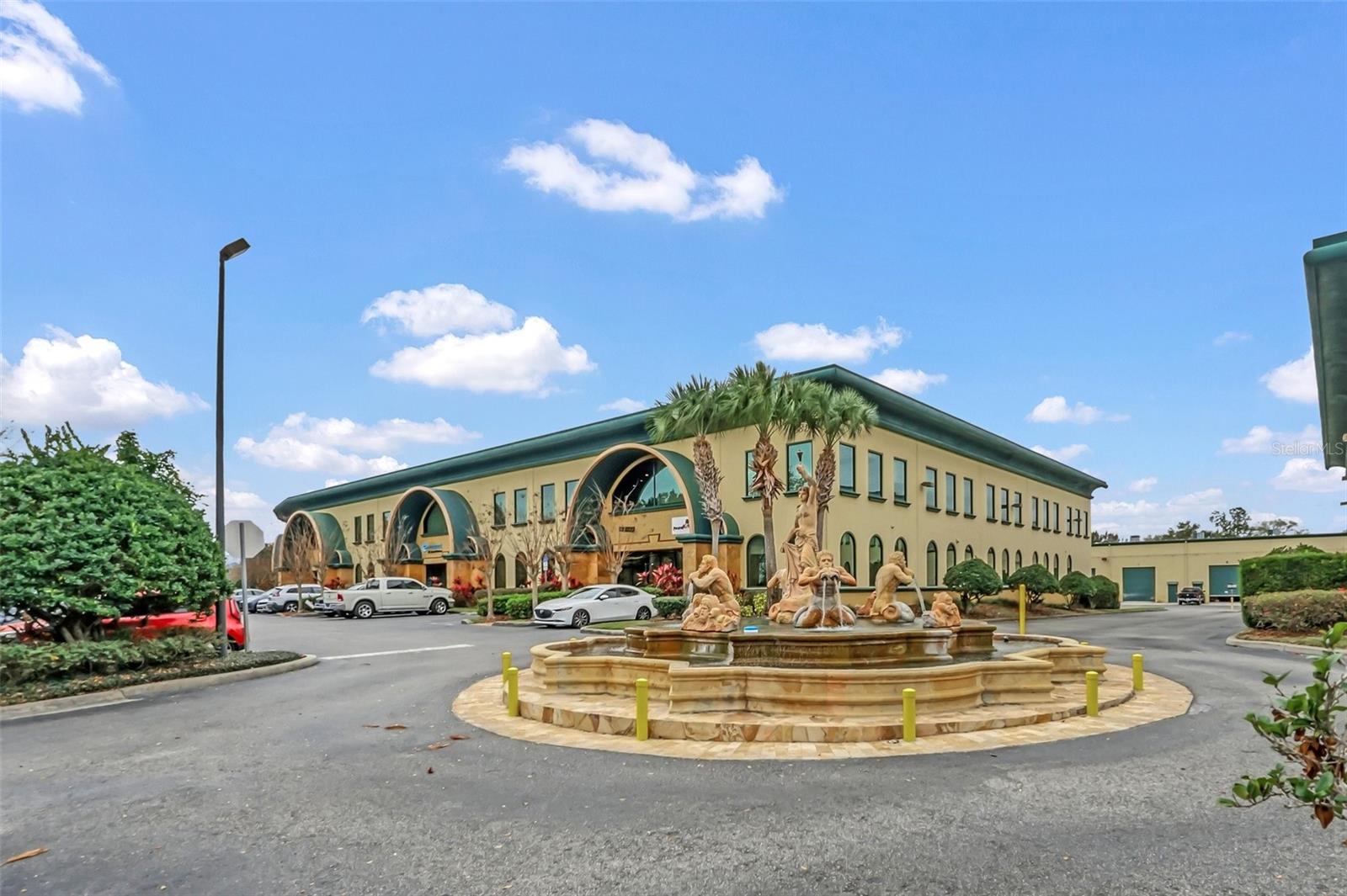 6881 KINGSPOINTE PKWY #17, ORLANDO, FL, 32819