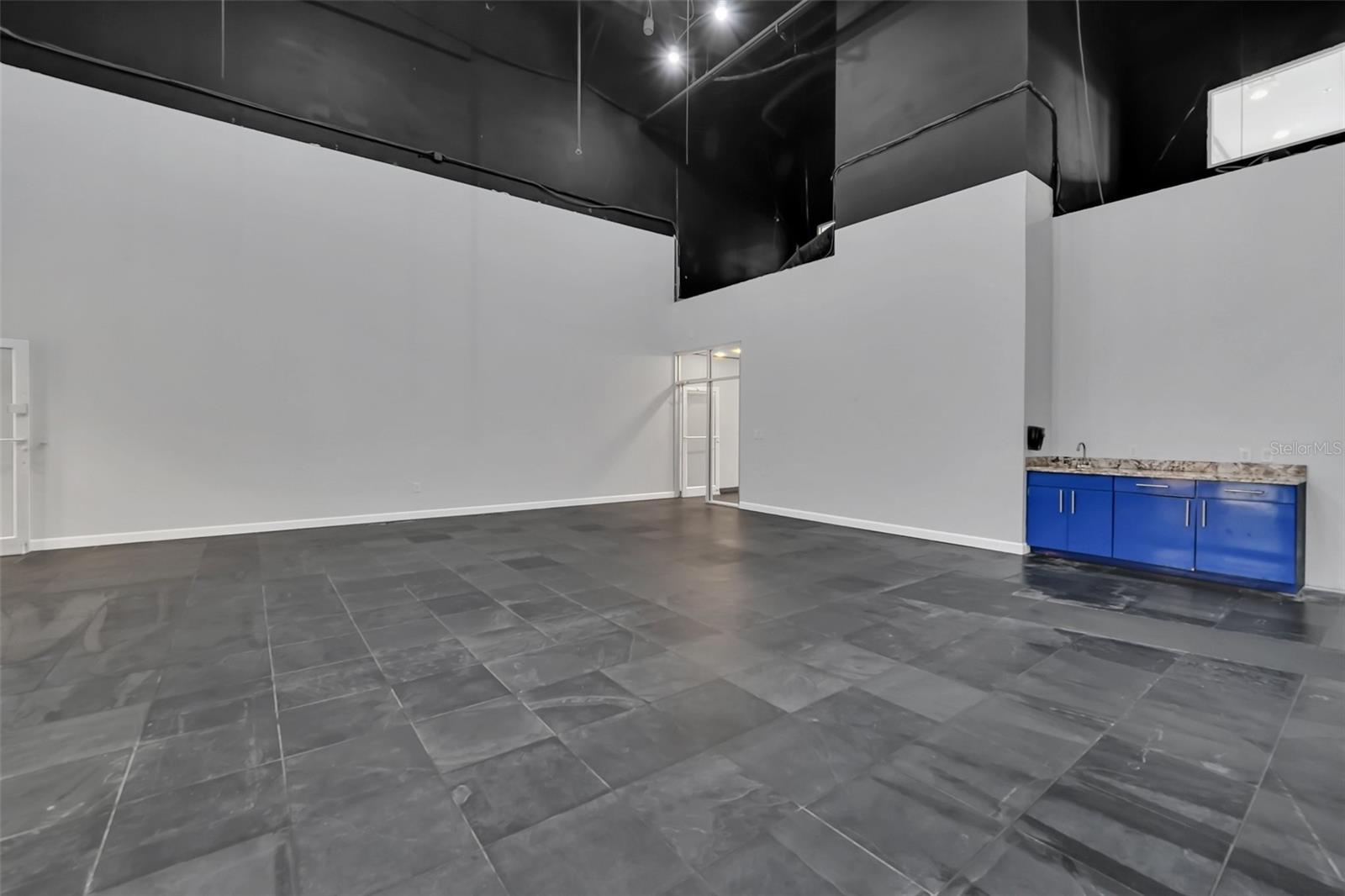 6881 KINGSPOINTE PKWY #17, ORLANDO, FL, 32819