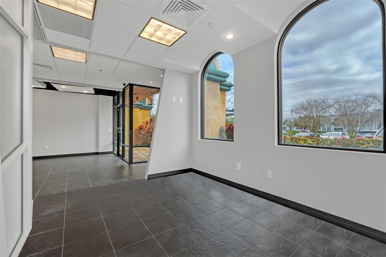 6881 KINGSPOINTE PKWY #17, ORLANDO, FL, 32819