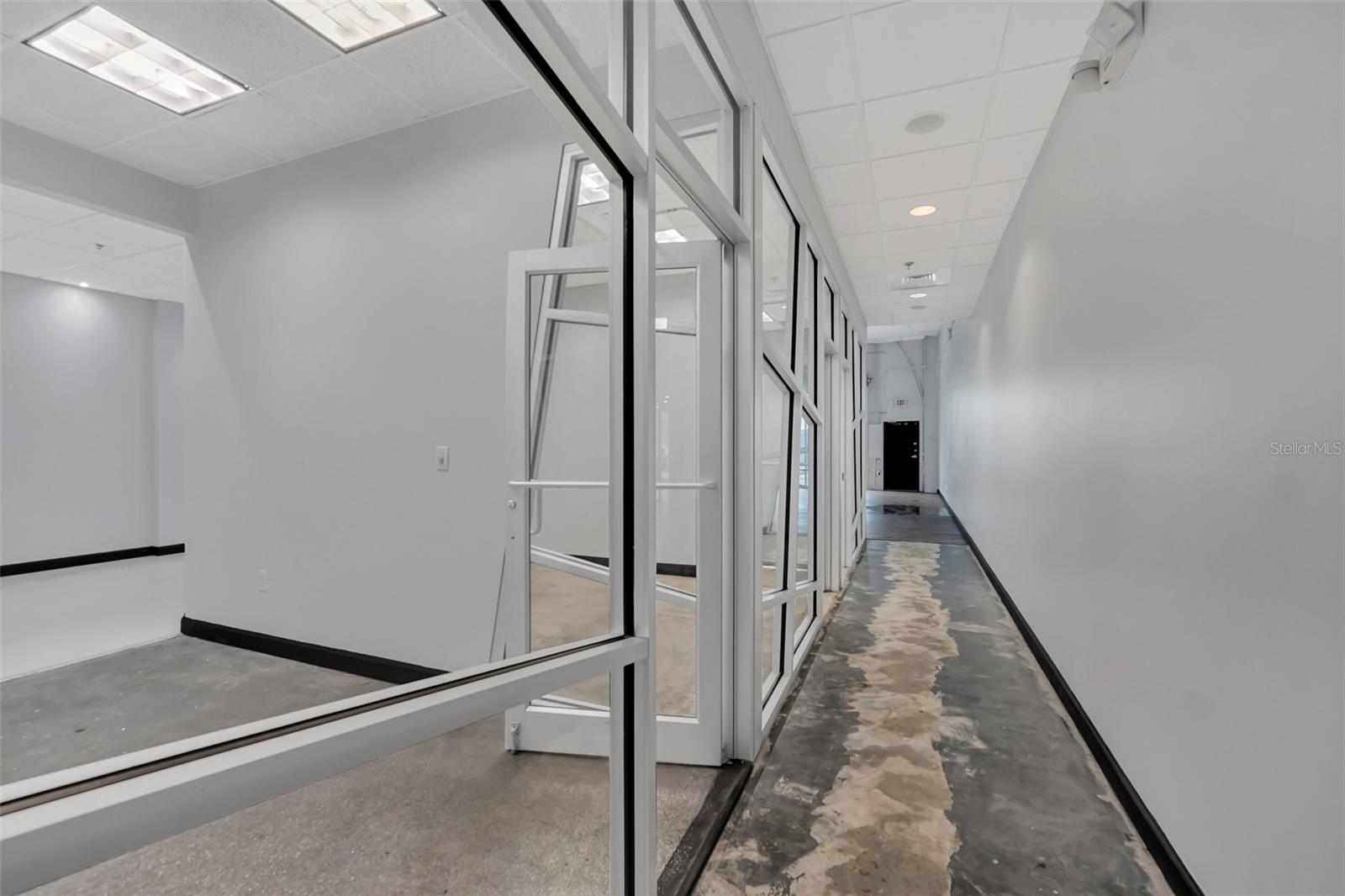 6881 KINGSPOINTE PKWY #17, ORLANDO, FL, 32819