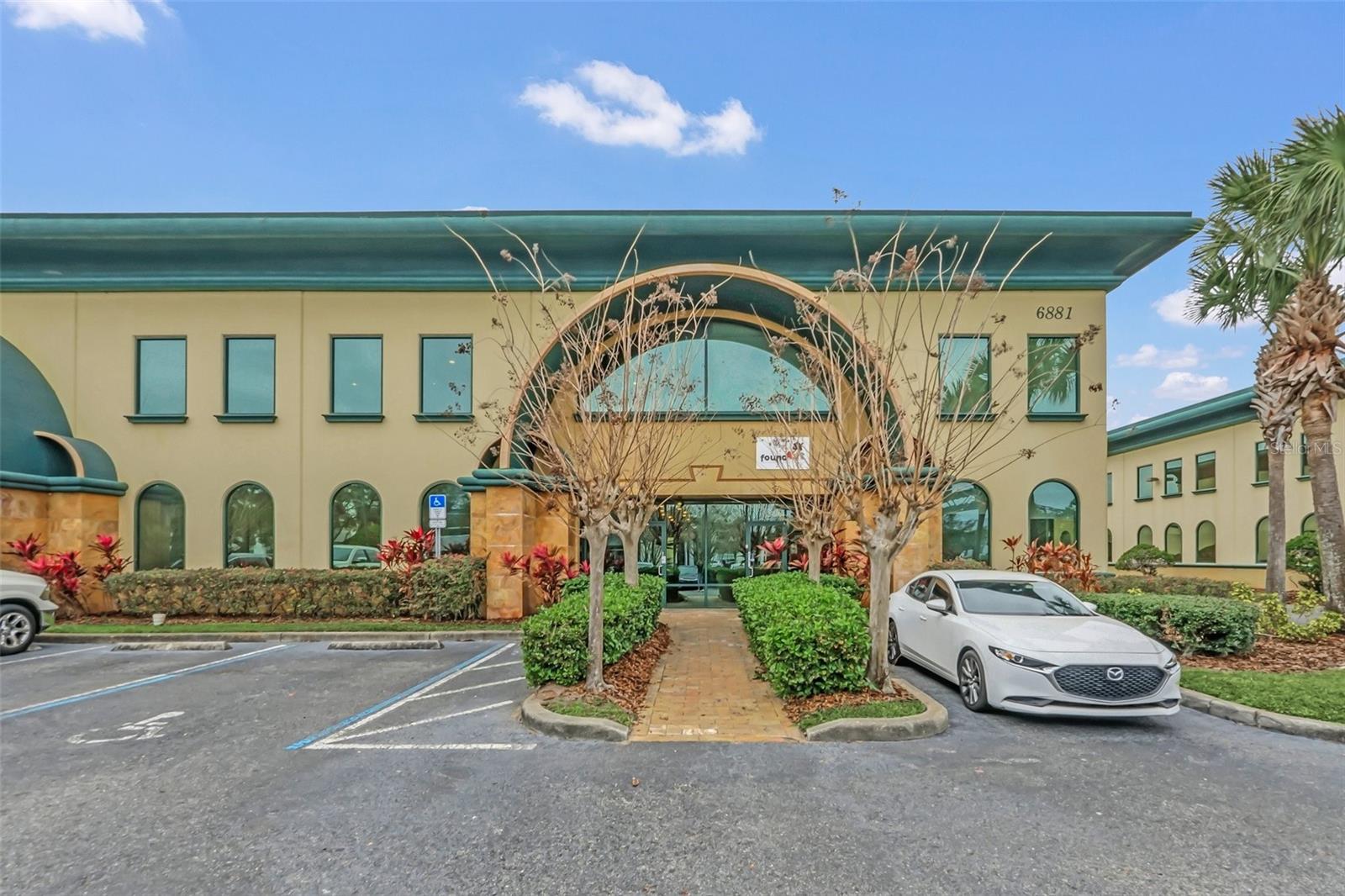 6881 KINGSPOINTE PKWY #17, ORLANDO, FL, 32819