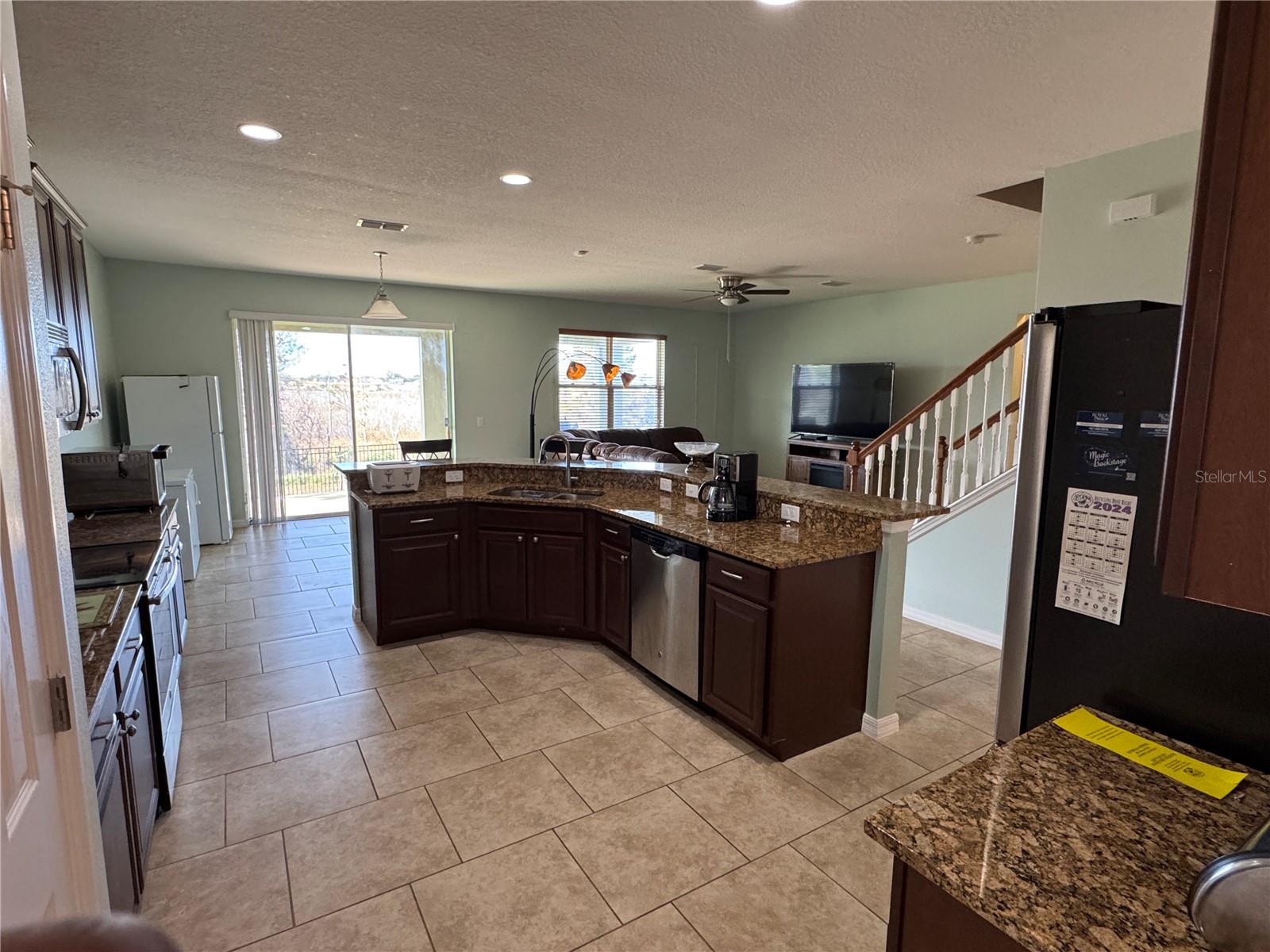 922 CAVAN DR, APOPKA, FL, 32703