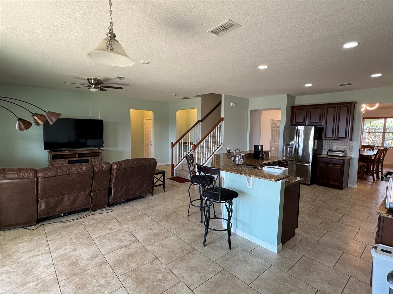 922 CAVAN DR, APOPKA, FL, 32703