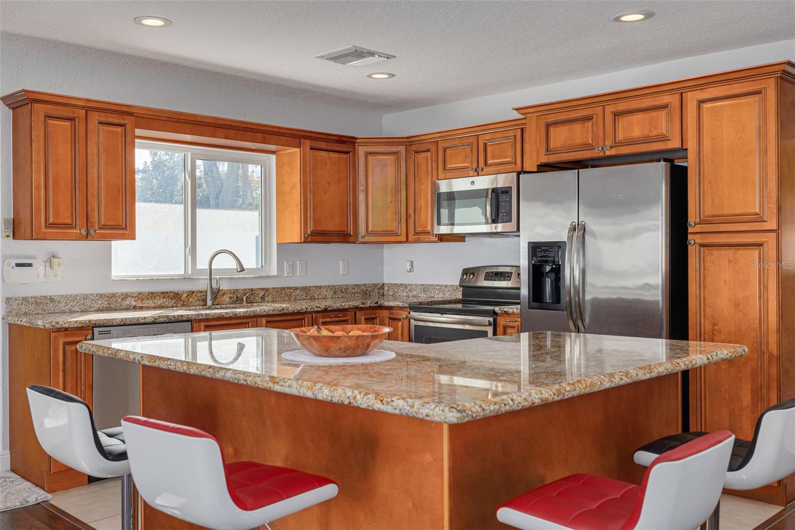 2308 VICTORY AVE, LARGO, FL, 33770