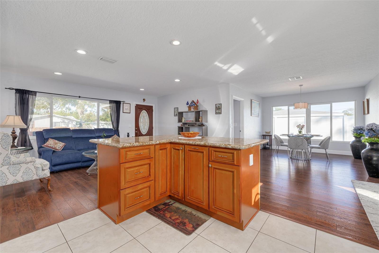 2308 VICTORY AVE, LARGO, FL, 33770