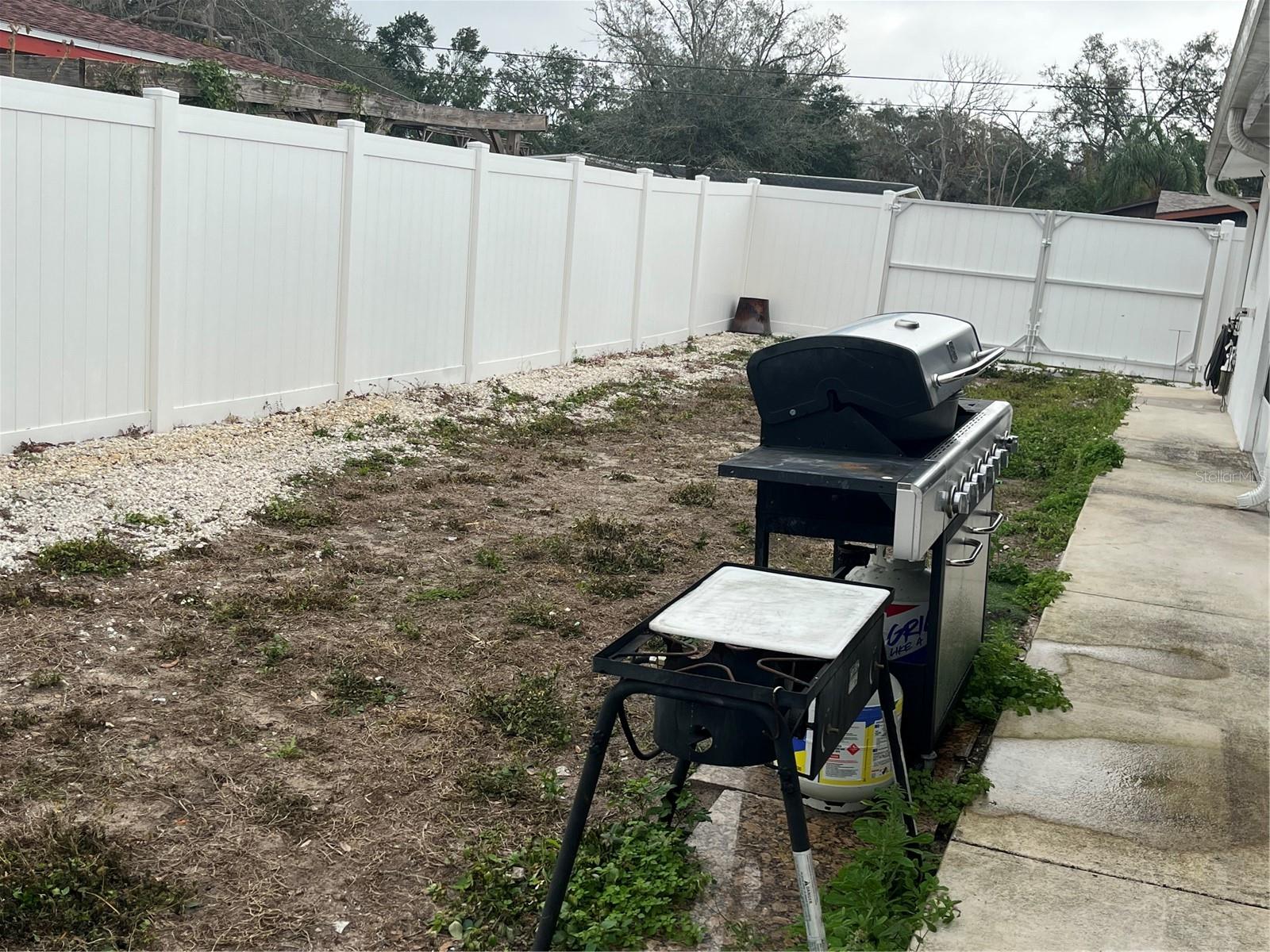 1202 W CAMELLIA DR, BRANDON, FL, 33510