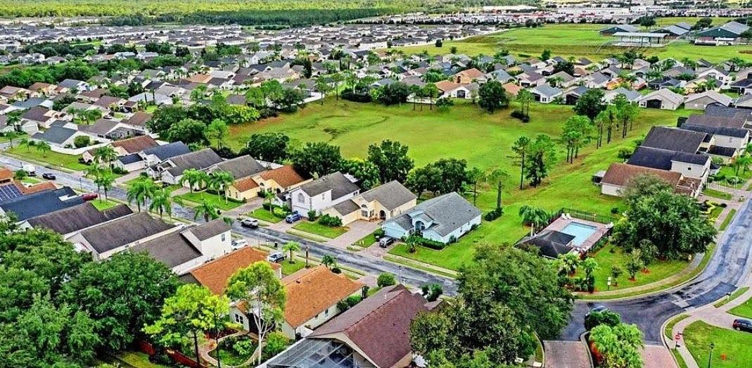 1111 KNIGHTSBRIDGE CIR, DAVENPORT, FL, 33896