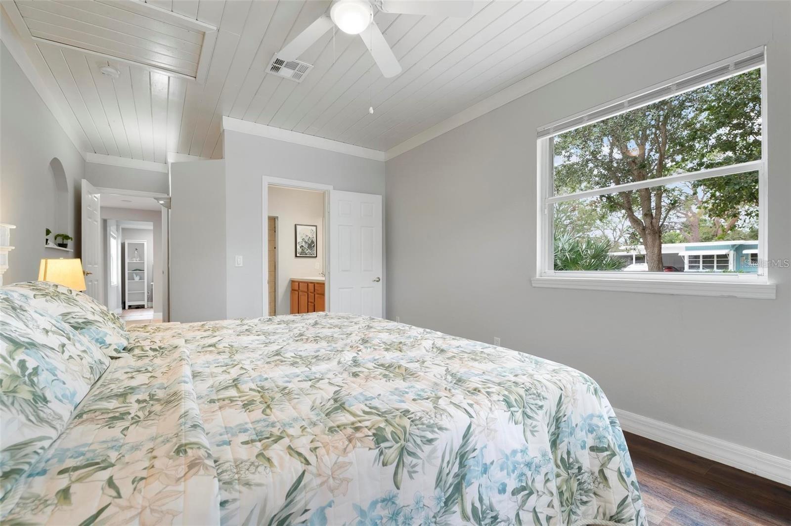 2202 HYDE PARK ST, SARASOTA, FL, 34239