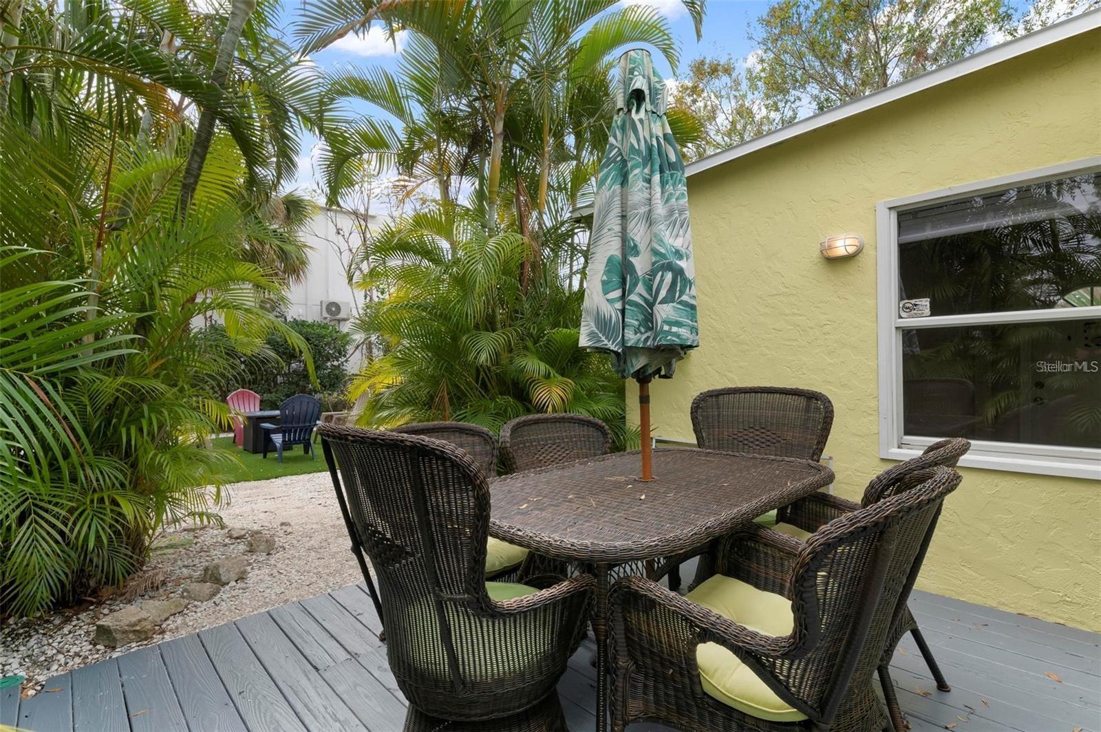 2202 HYDE PARK ST, SARASOTA, FL, 34239