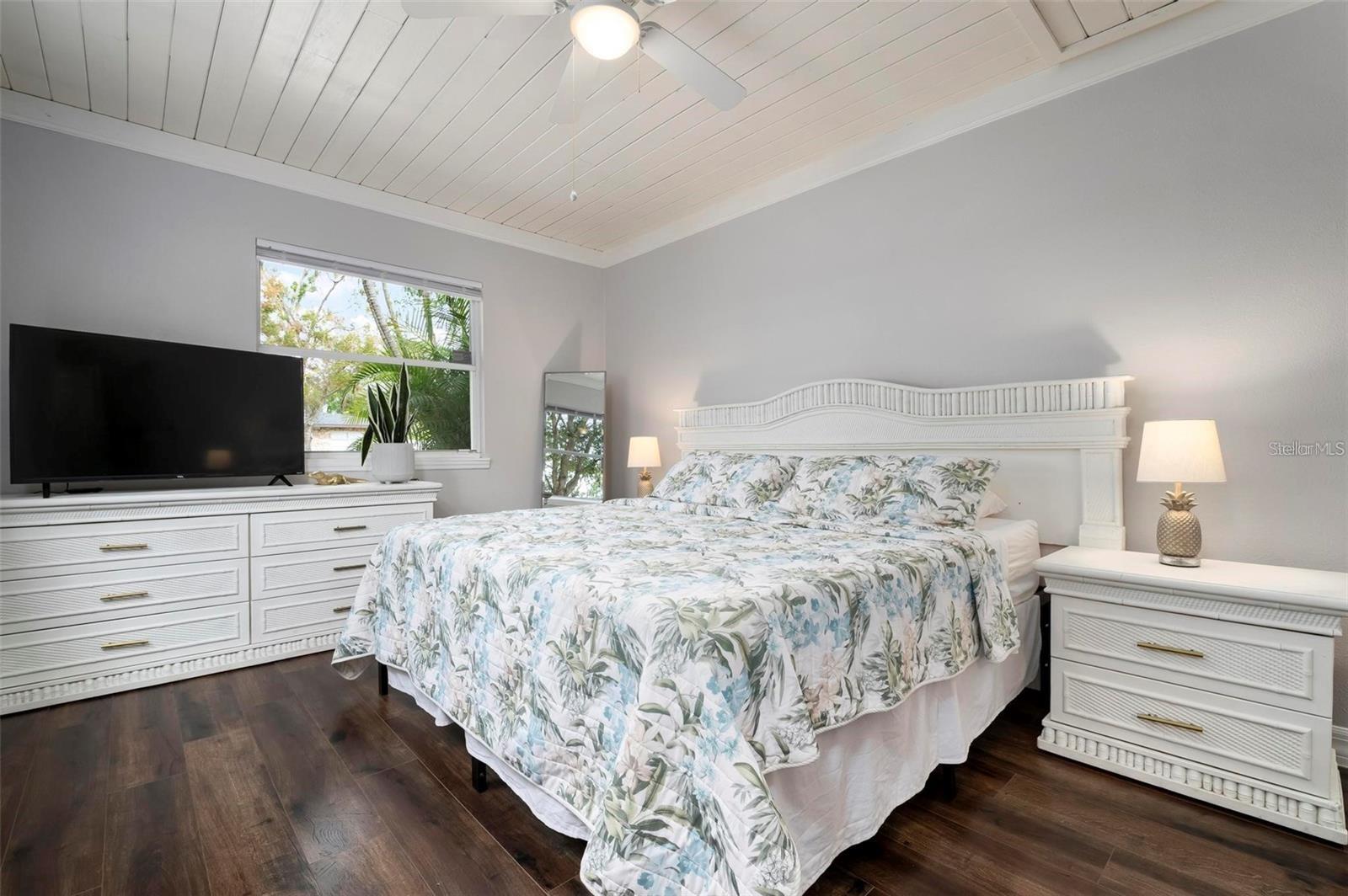 2202 HYDE PARK ST, SARASOTA, FL, 34239