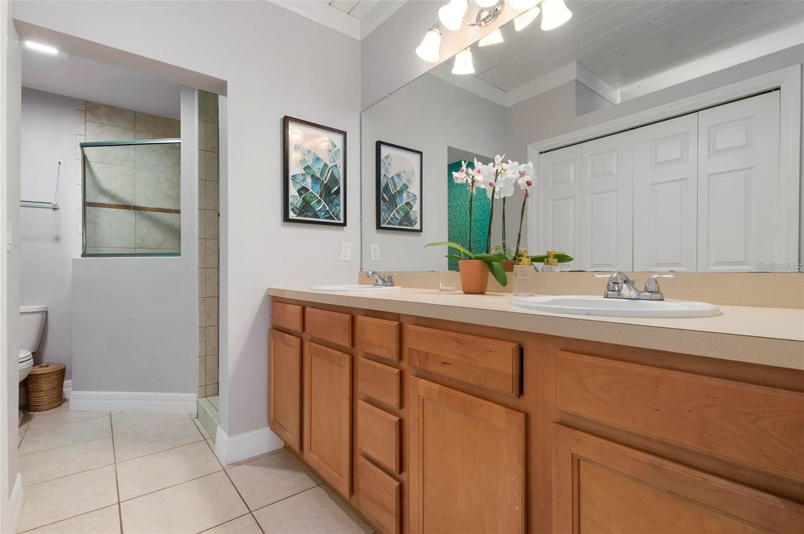 2202 HYDE PARK ST, SARASOTA, FL, 34239