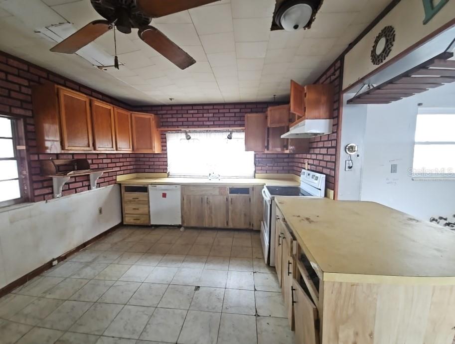 6692 17TH WAY N, ST PETERSBURG, FL, 33702