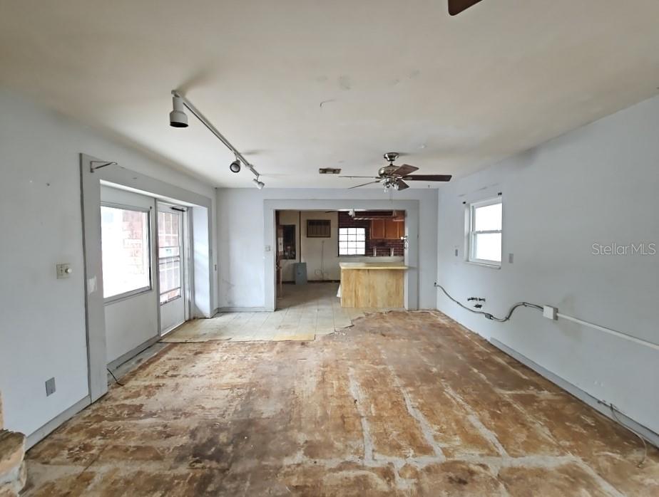 6692 17TH WAY N, ST PETERSBURG, FL, 33702