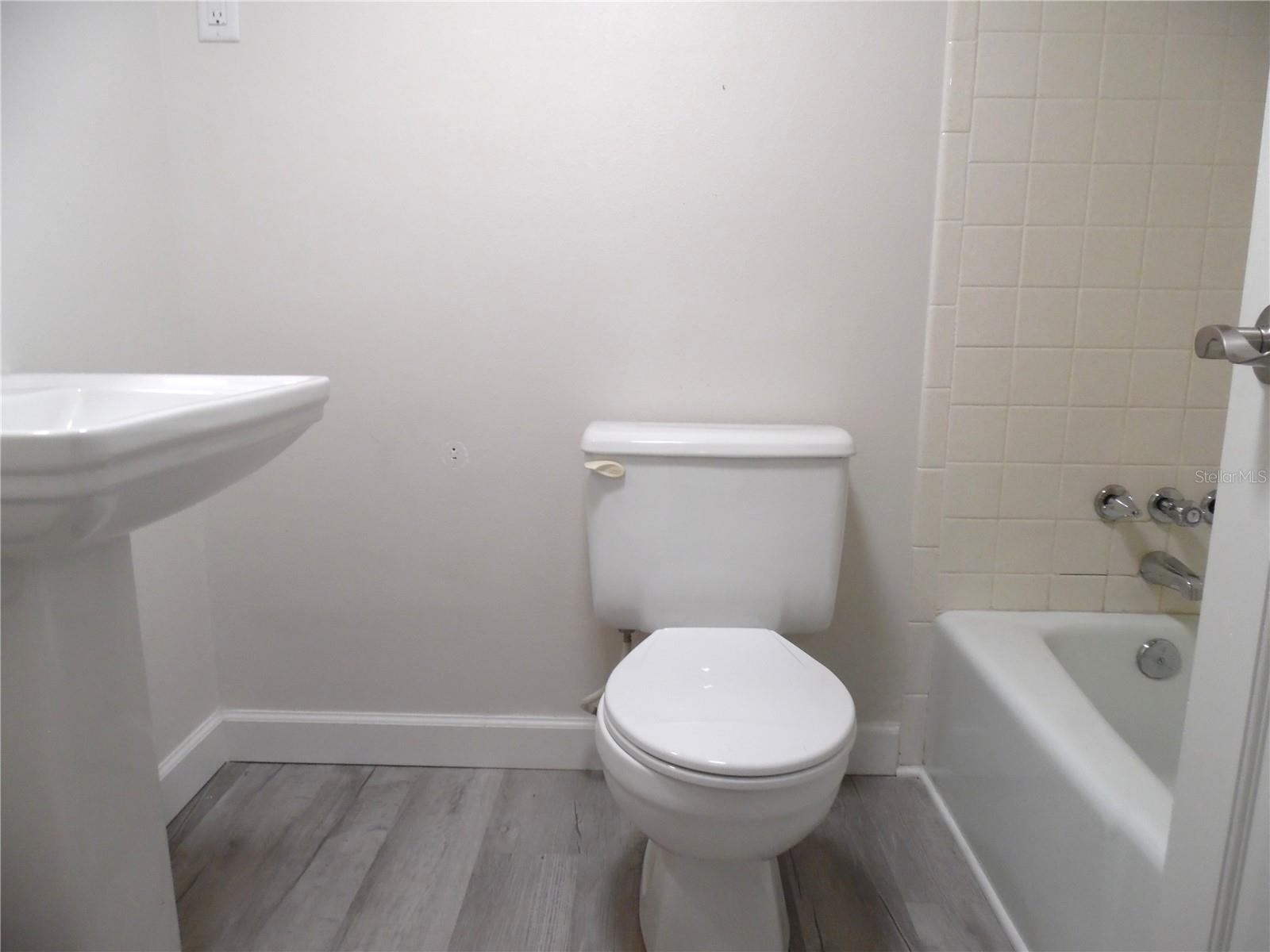 723 PERKINS ST #104, LEESBURG, FL, 34748