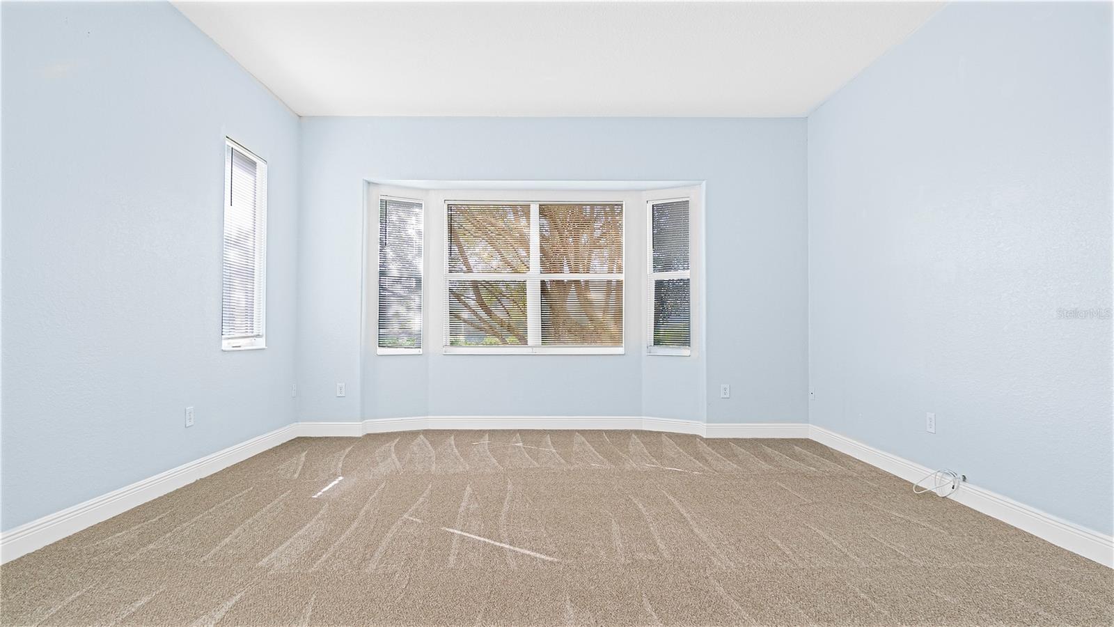 5400 EMERALD BAY LN, LADY LAKE, FL, 32159
