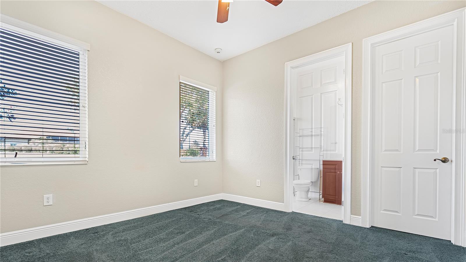 5400 EMERALD BAY LN, LADY LAKE, FL, 32159