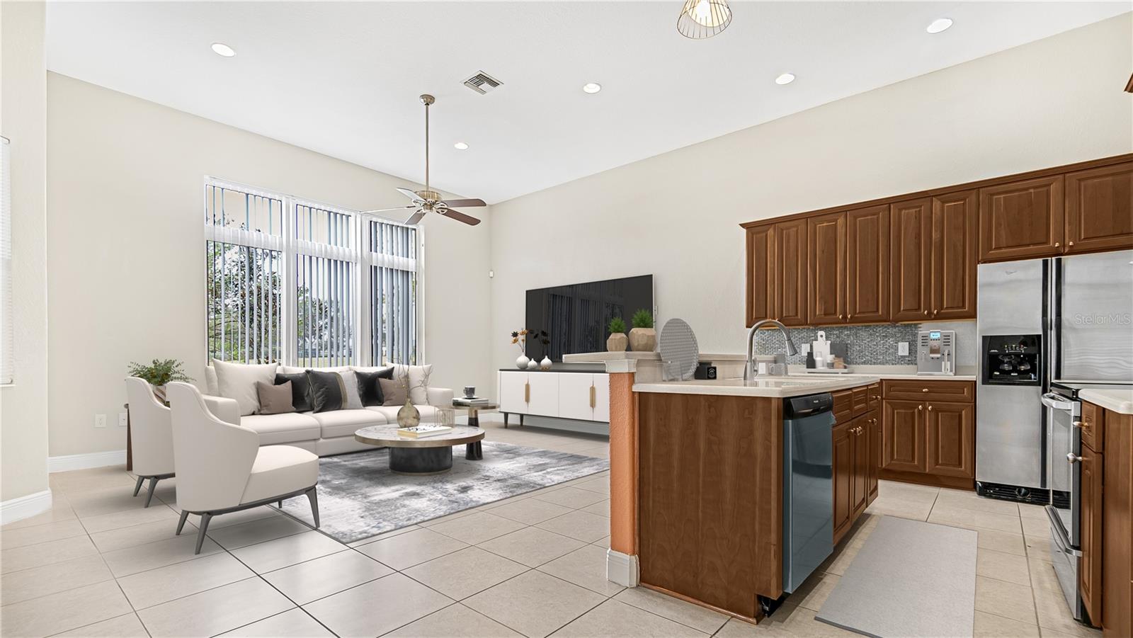 5400 EMERALD BAY LN, LADY LAKE, FL, 32159