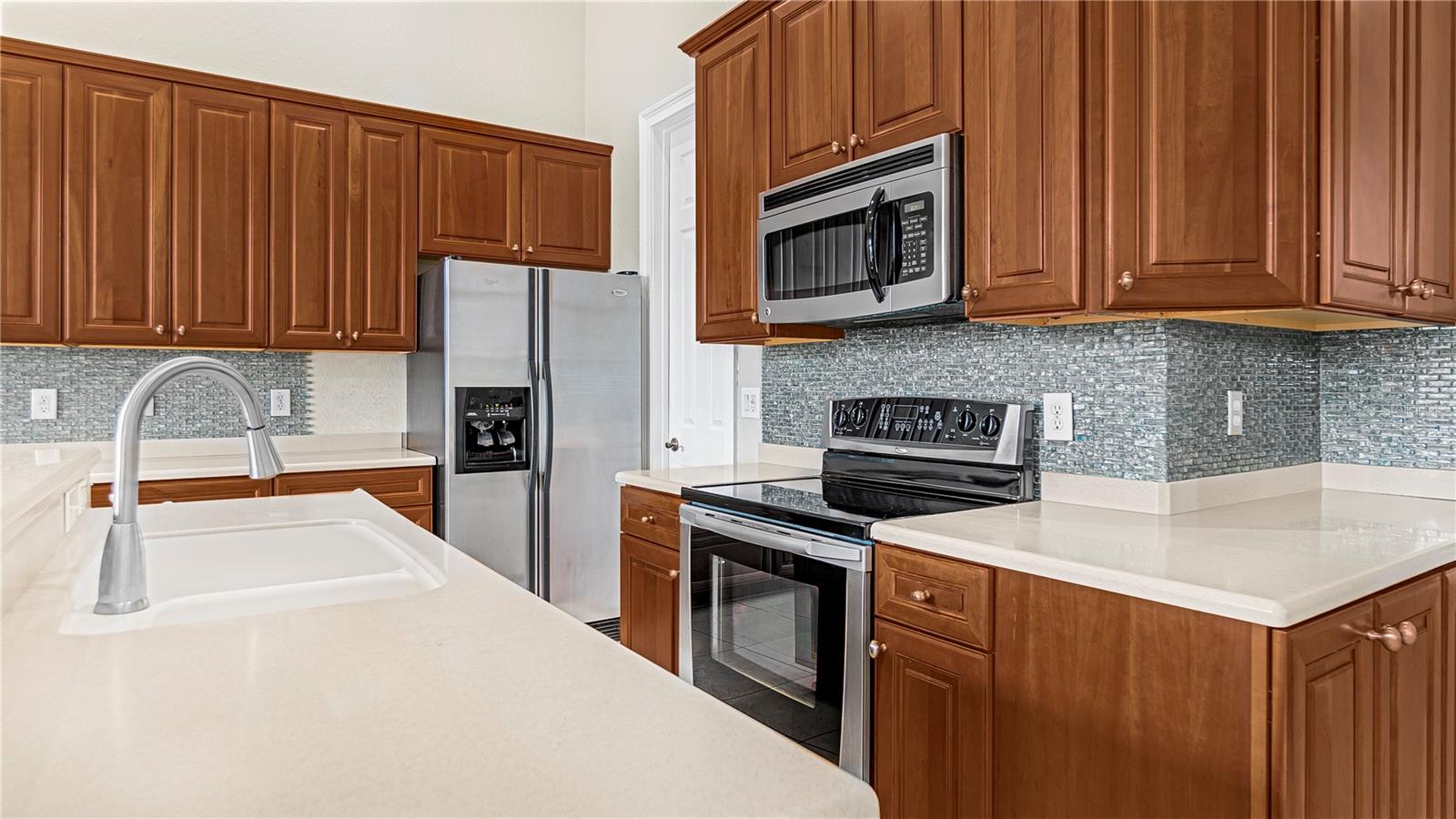 5400 EMERALD BAY LN, LADY LAKE, FL, 32159