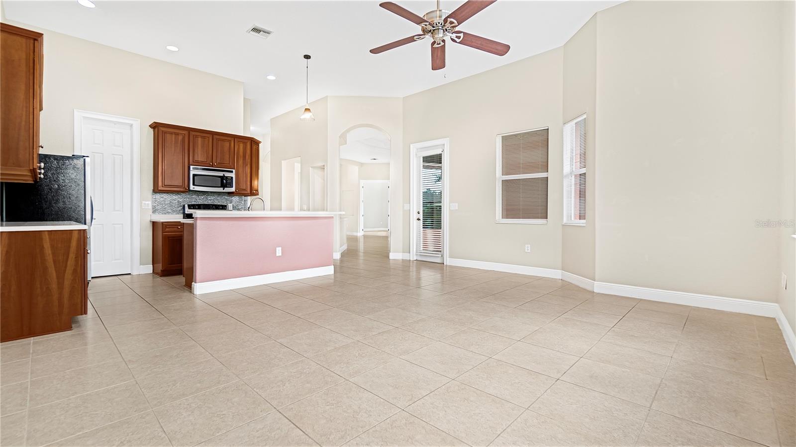 5400 EMERALD BAY LN, LADY LAKE, FL, 32159