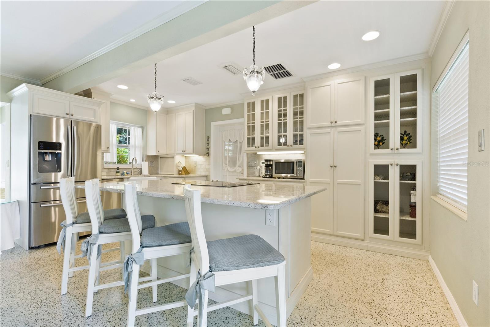1870 JASMINE DR, SARASOTA, FL, 34239