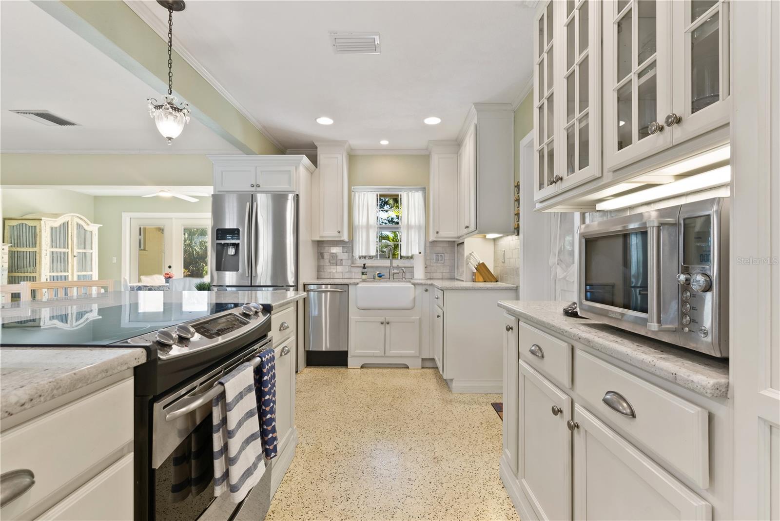 1870 JASMINE DR, SARASOTA, FL, 34239