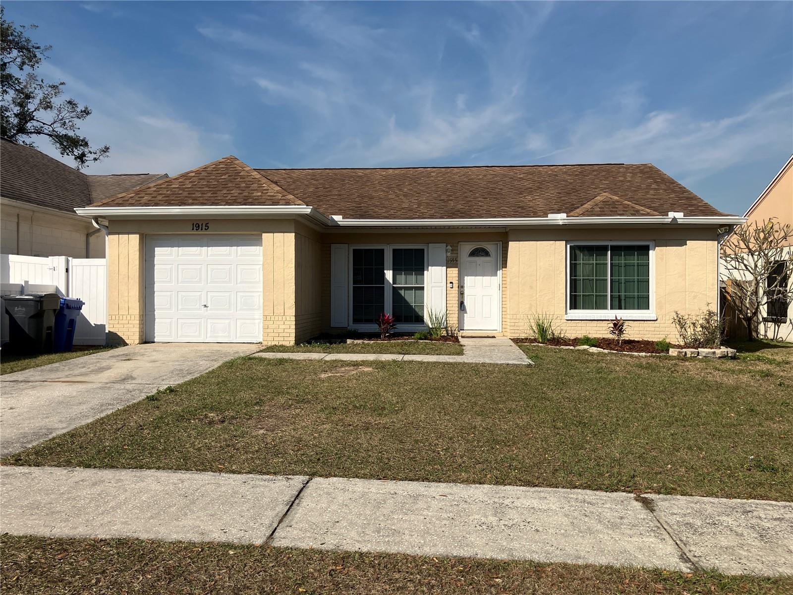 1915 CROWN PARK DR, VALRICO, FL, 33594