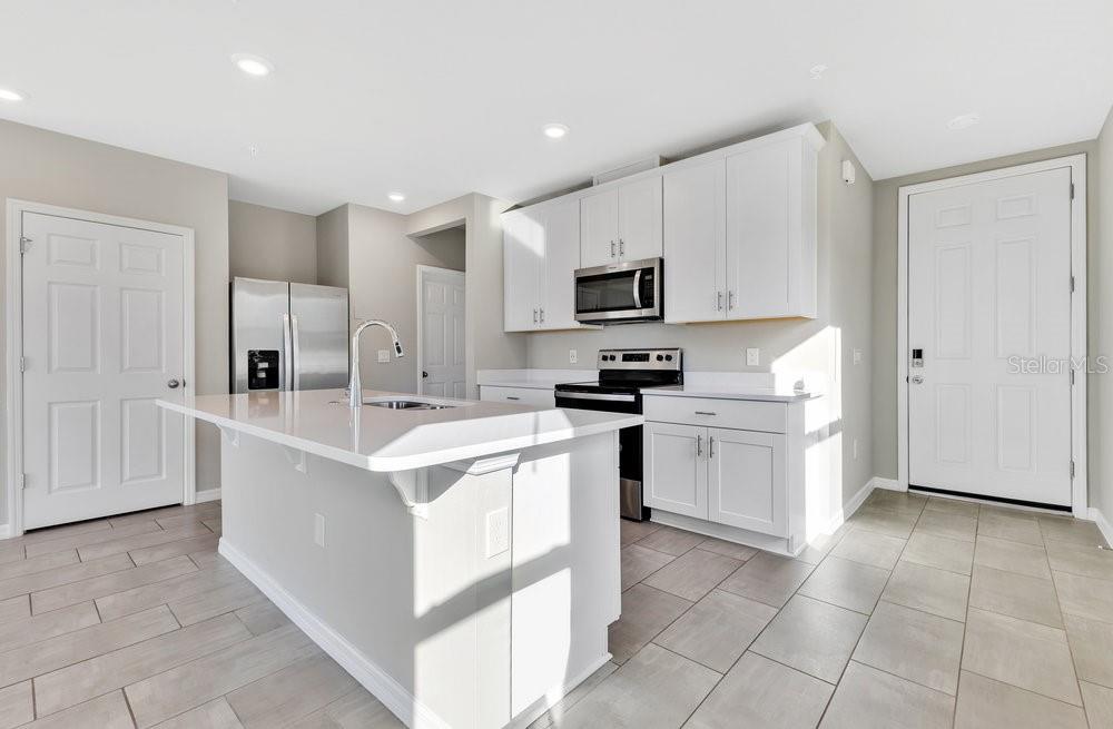 984 DESERT CANDLE DR, OCOEE, FL, 34761