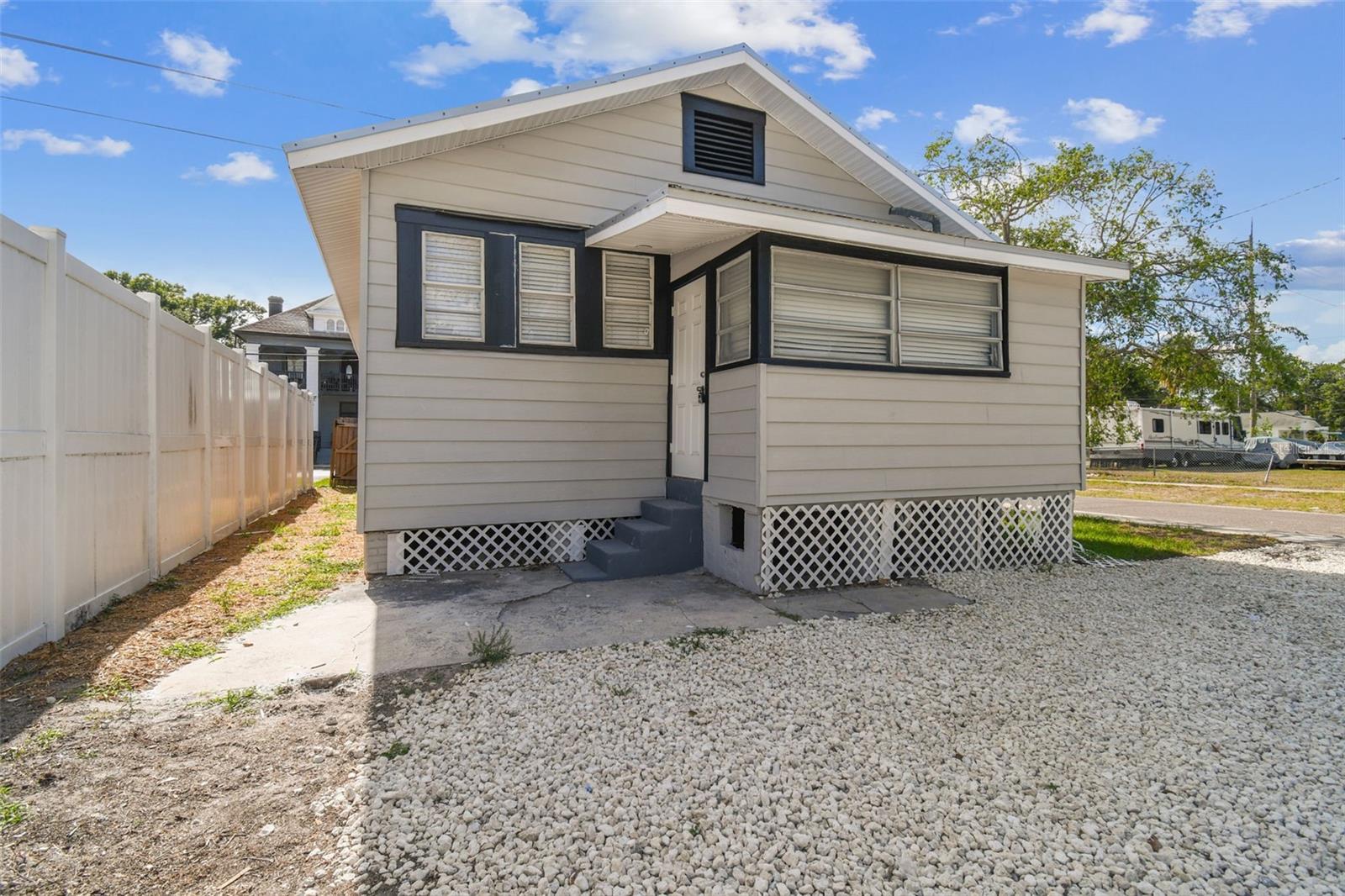 2515 N HOWARD AVE, TAMPA, FL, 33607