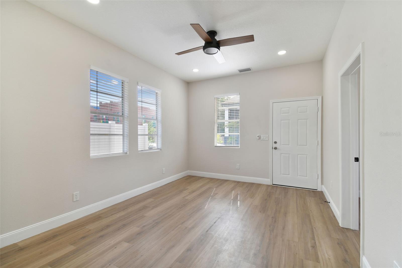 2515 N HOWARD AVE, TAMPA, FL, 33607
