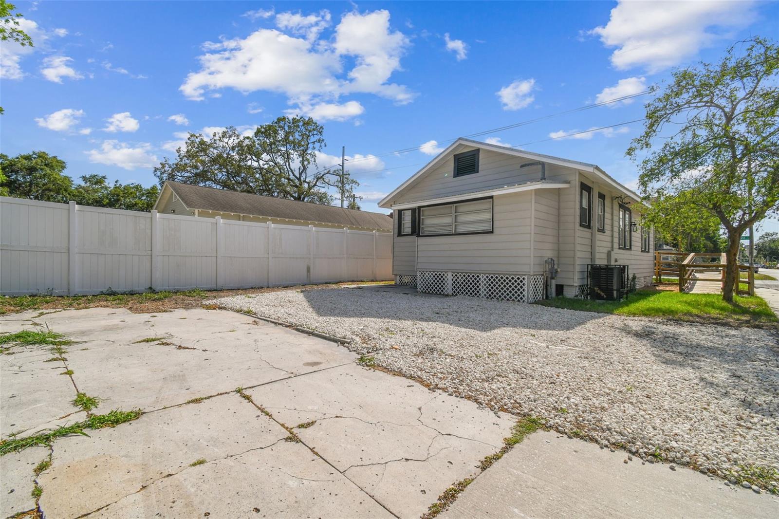 2515 N HOWARD AVE, TAMPA, FL, 33607