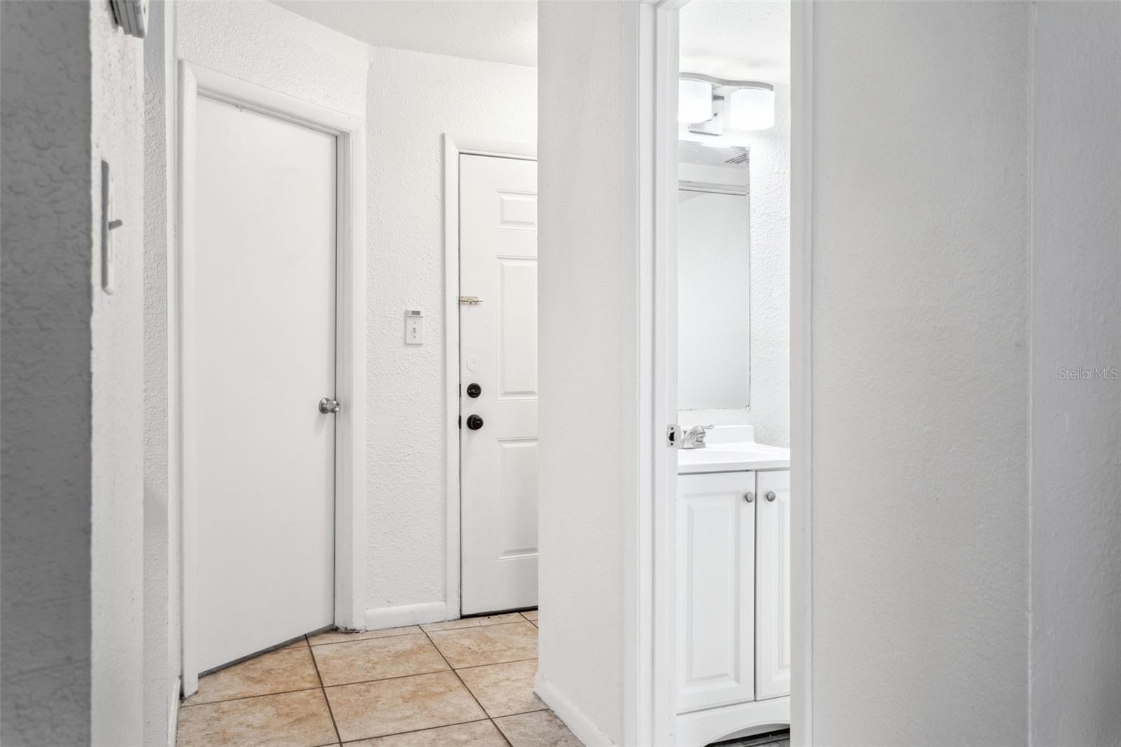 1733 E MULBERRY DR, TAMPA, FL, 33604