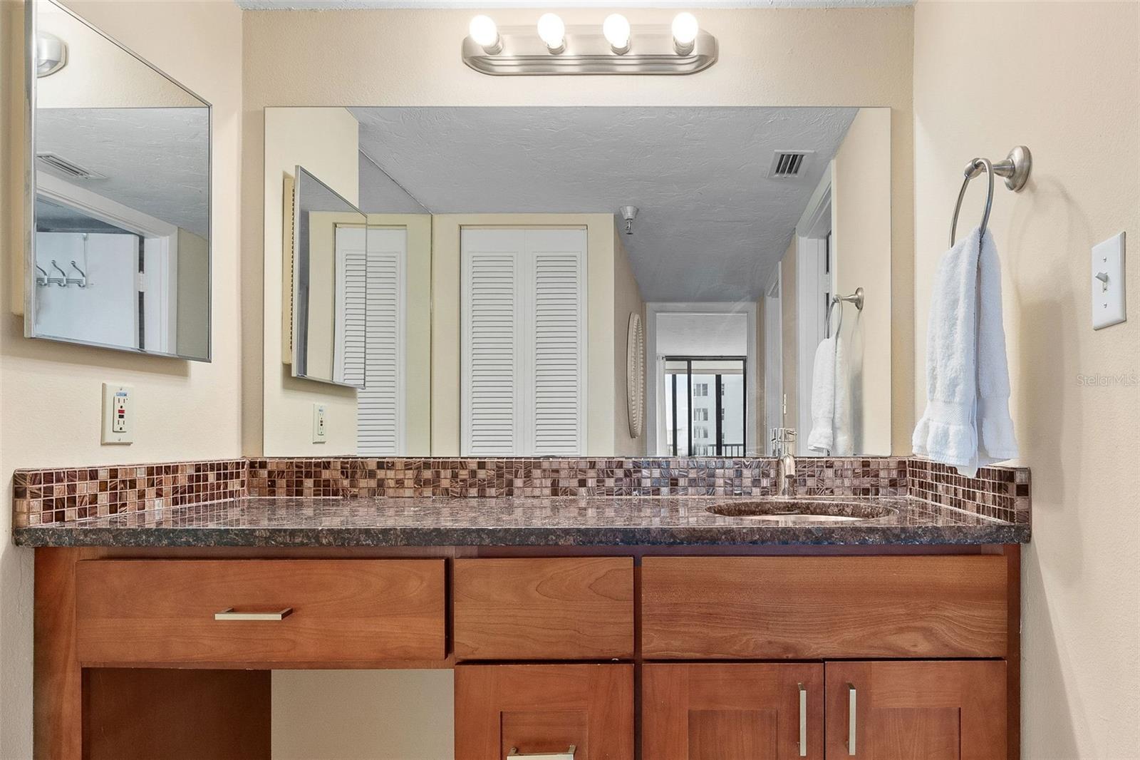 11 SUNSET DR #406, SARASOTA, FL, 34236