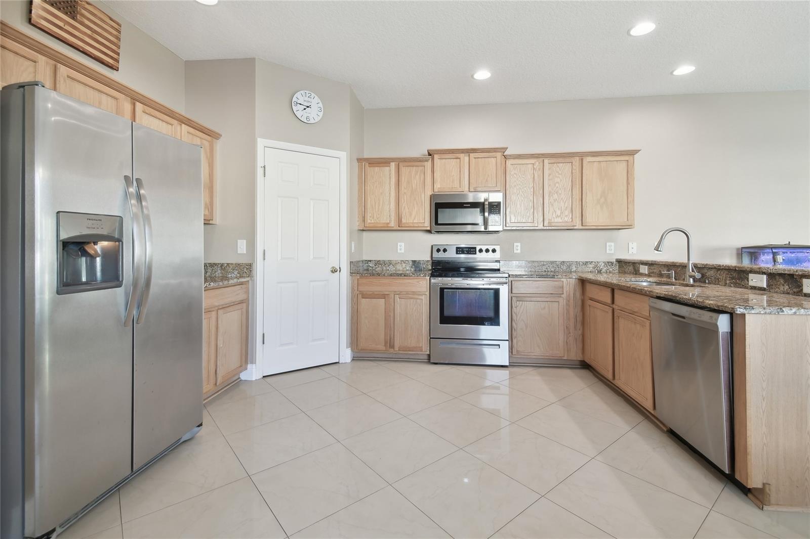 1115 ANDREW AVILES CIR, TAMPA, FL, 33619