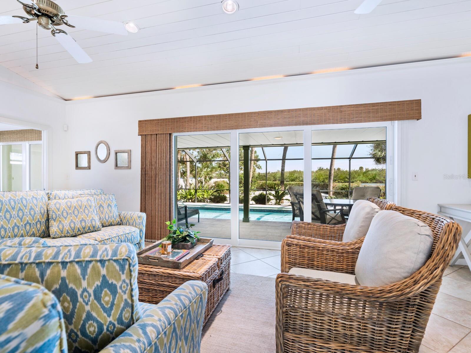 18 N CASEY KEY RD, OSPREY, FL, 34229