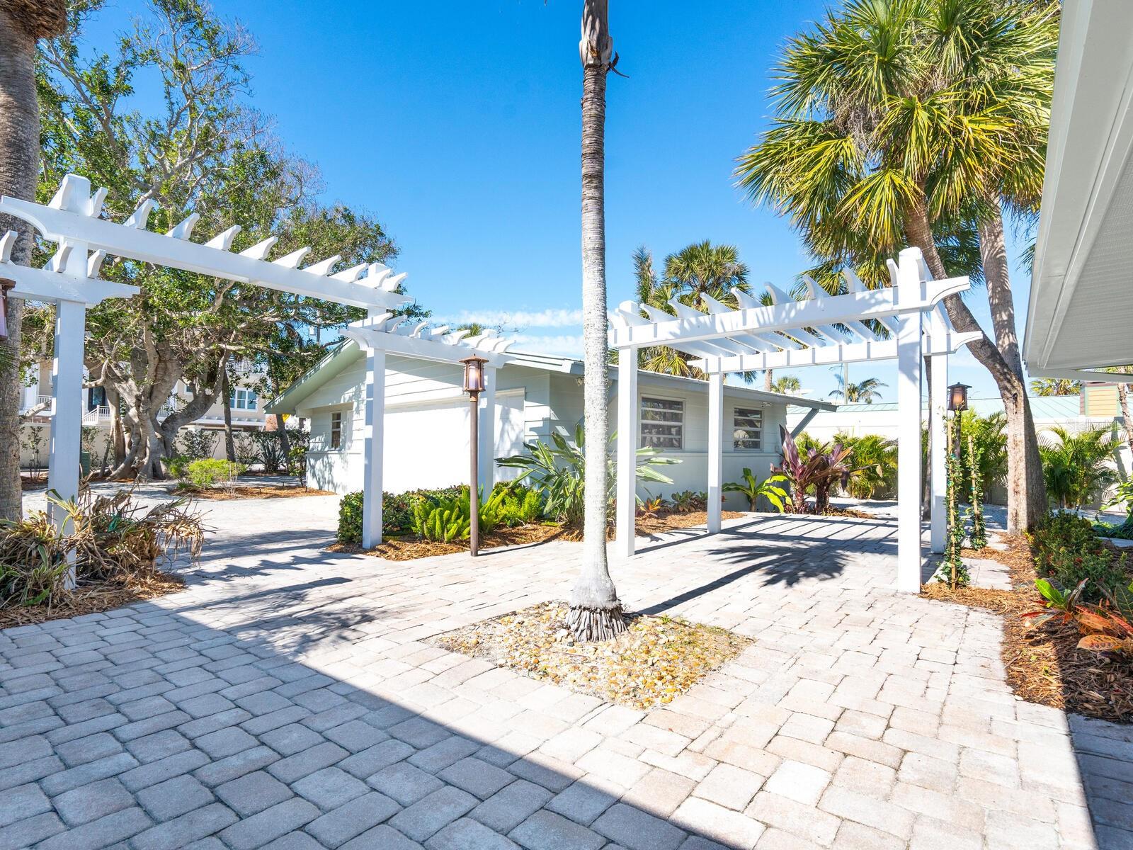 18 N CASEY KEY RD, OSPREY, FL, 34229