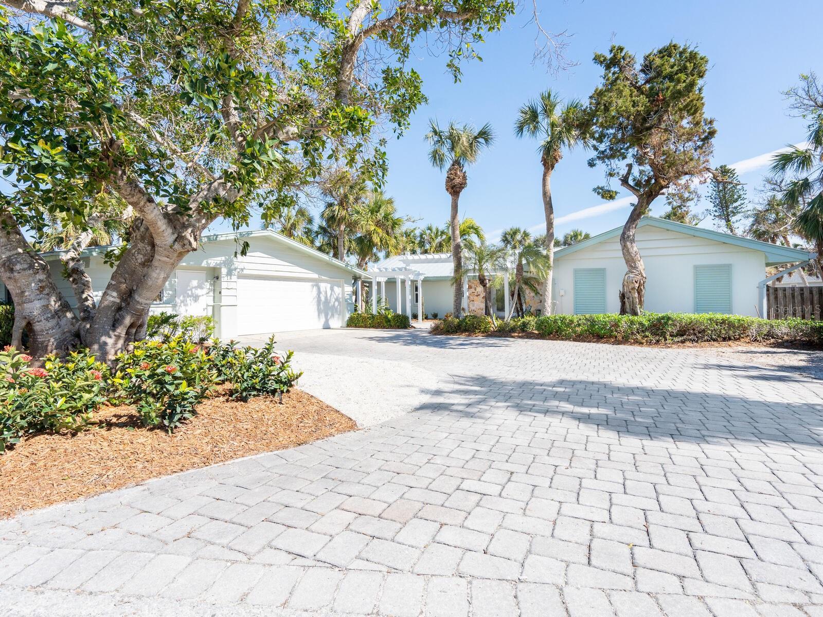 18 N CASEY KEY RD, OSPREY, FL, 34229