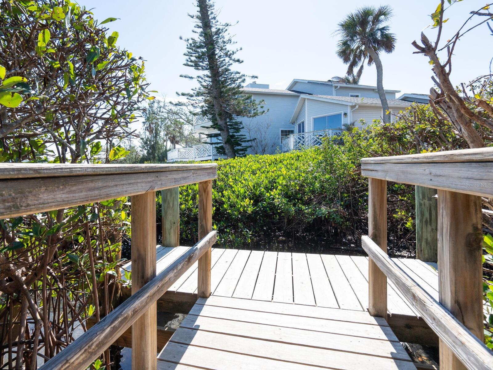 18 N CASEY KEY RD, OSPREY, FL, 34229