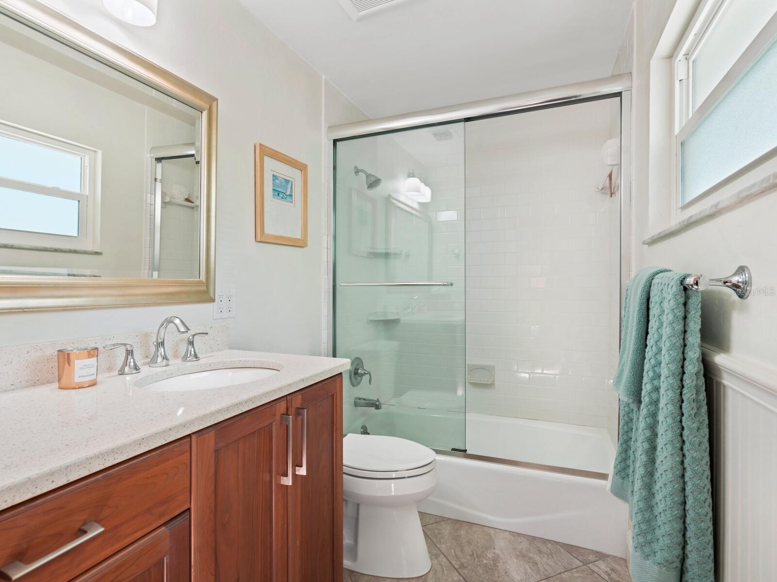 18 N CASEY KEY RD, OSPREY, FL, 34229