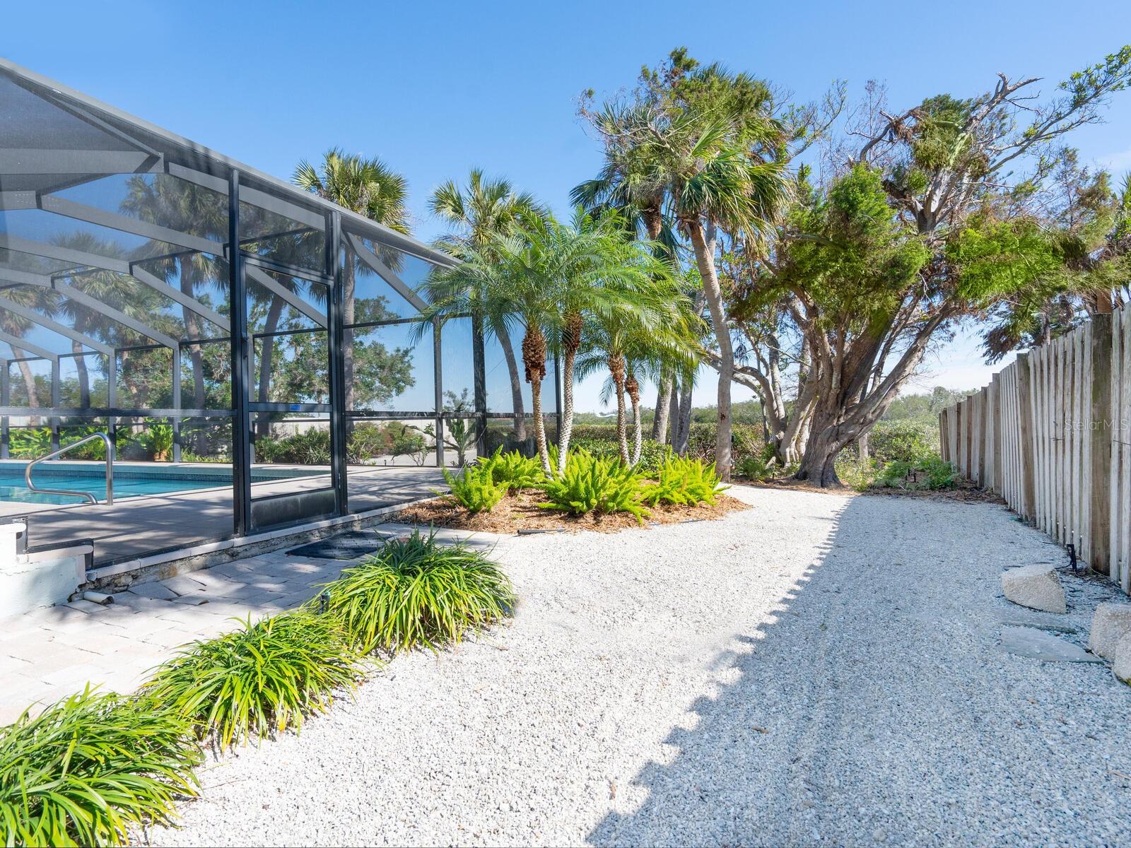 18 N CASEY KEY RD, OSPREY, FL, 34229
