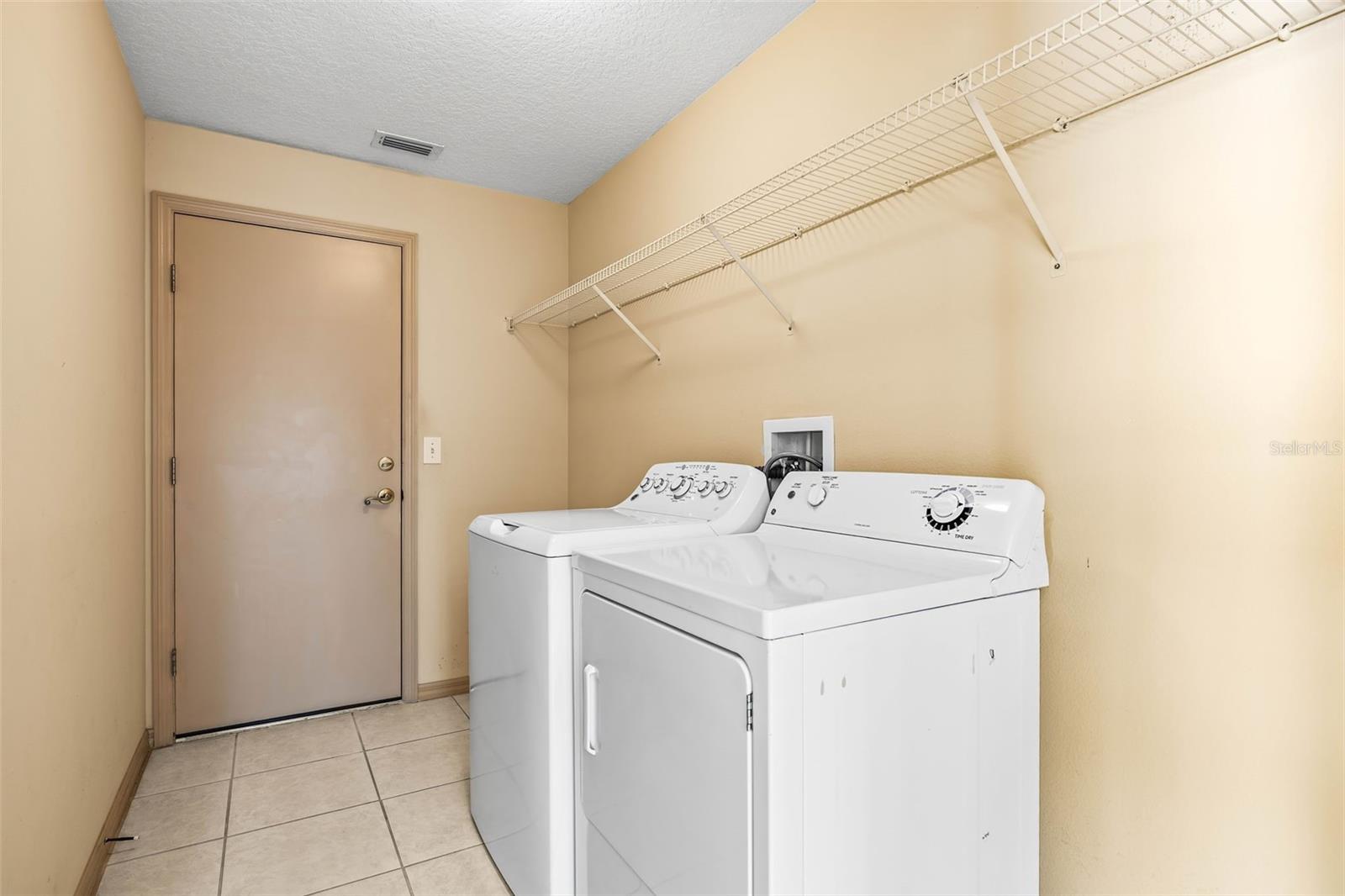 1330 MISTY GREENS DR, SUN CITY CENTER, FL, 33573