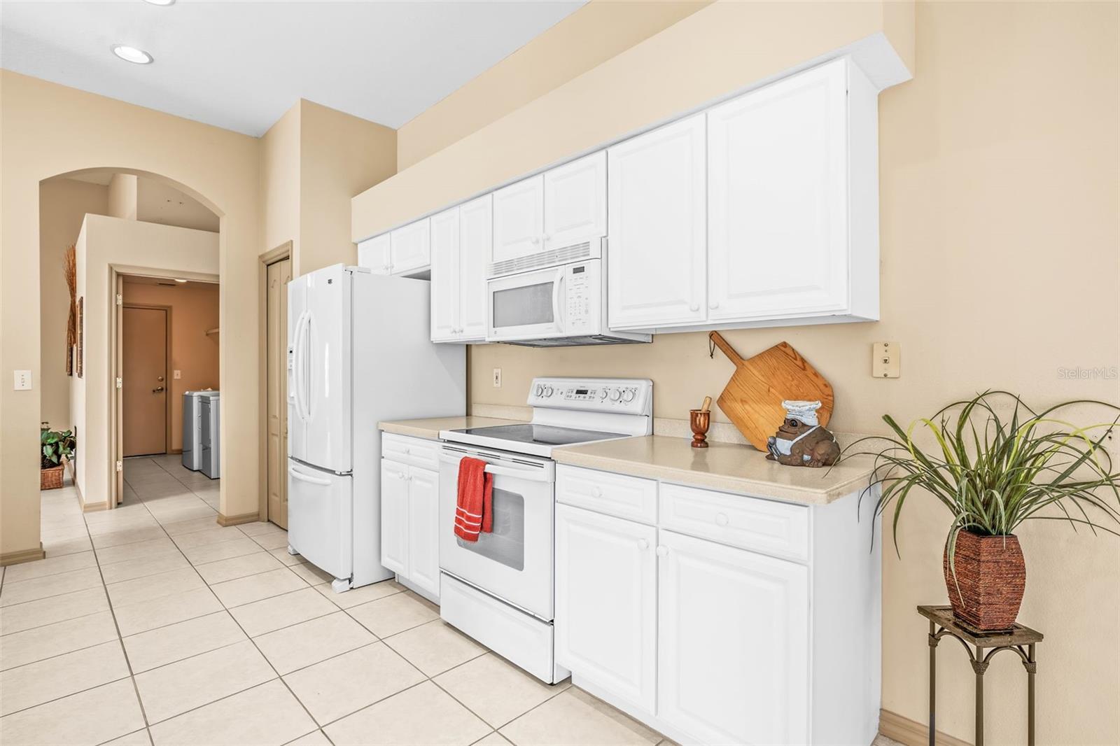 1330 MISTY GREENS DR, SUN CITY CENTER, FL, 33573