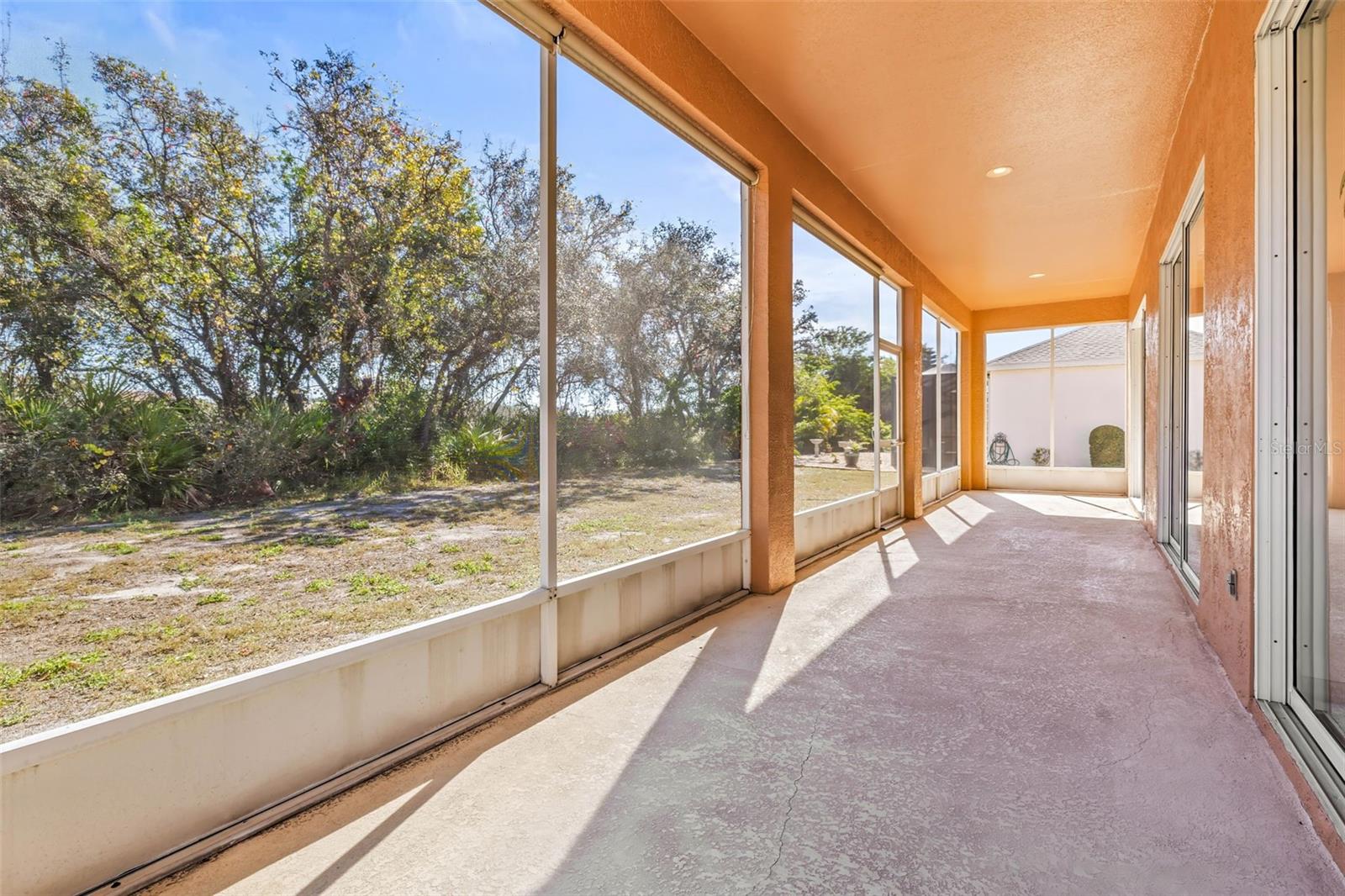 1330 MISTY GREENS DR, SUN CITY CENTER, FL, 33573