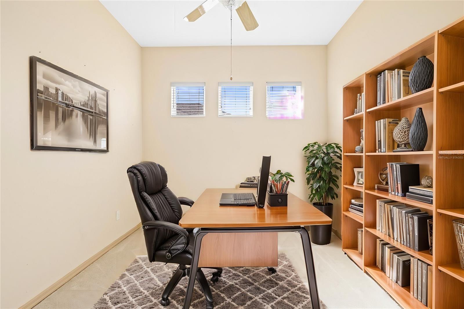 1330 MISTY GREENS DR, SUN CITY CENTER, FL, 33573