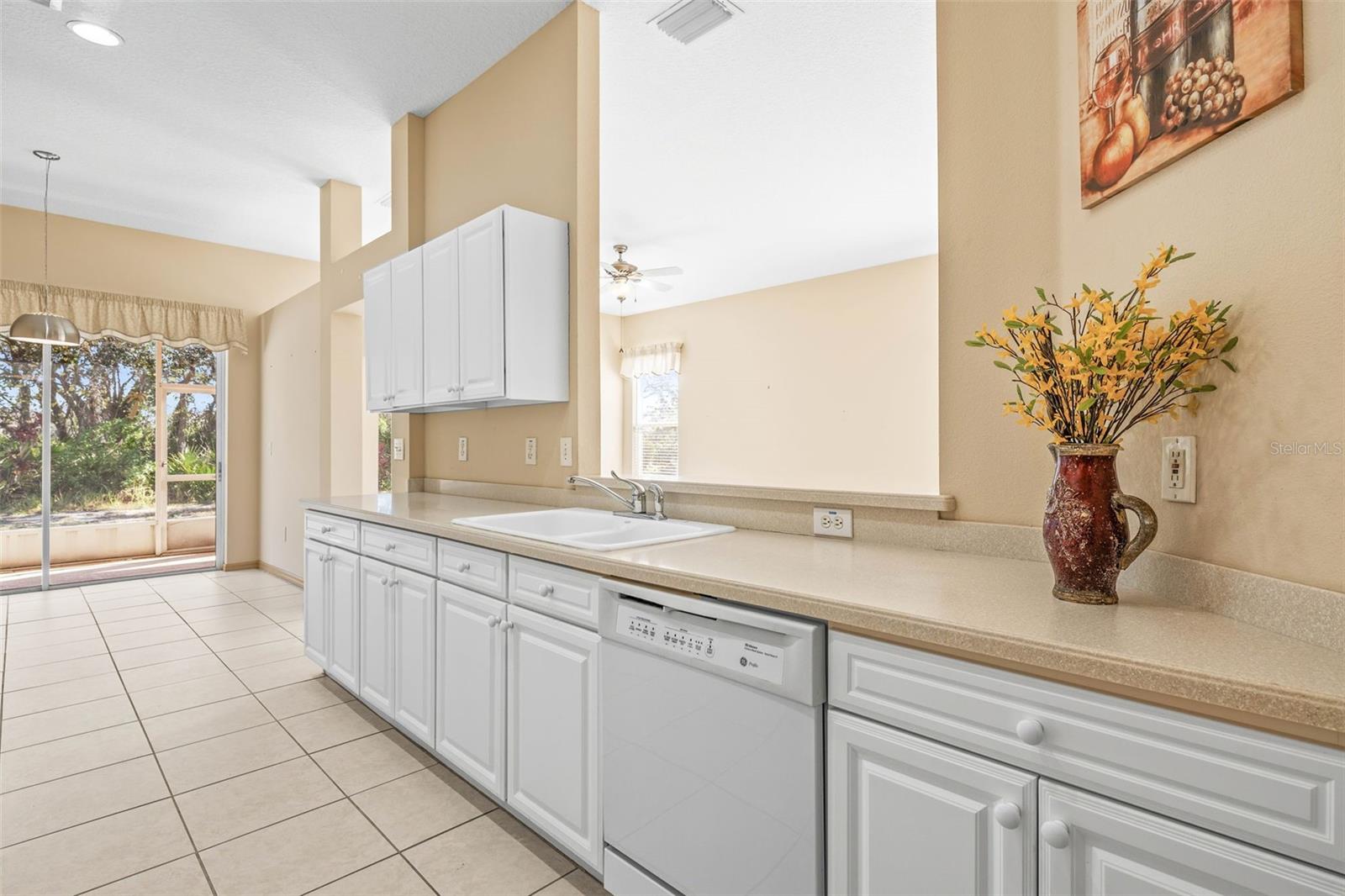 1330 MISTY GREENS DR, SUN CITY CENTER, FL, 33573