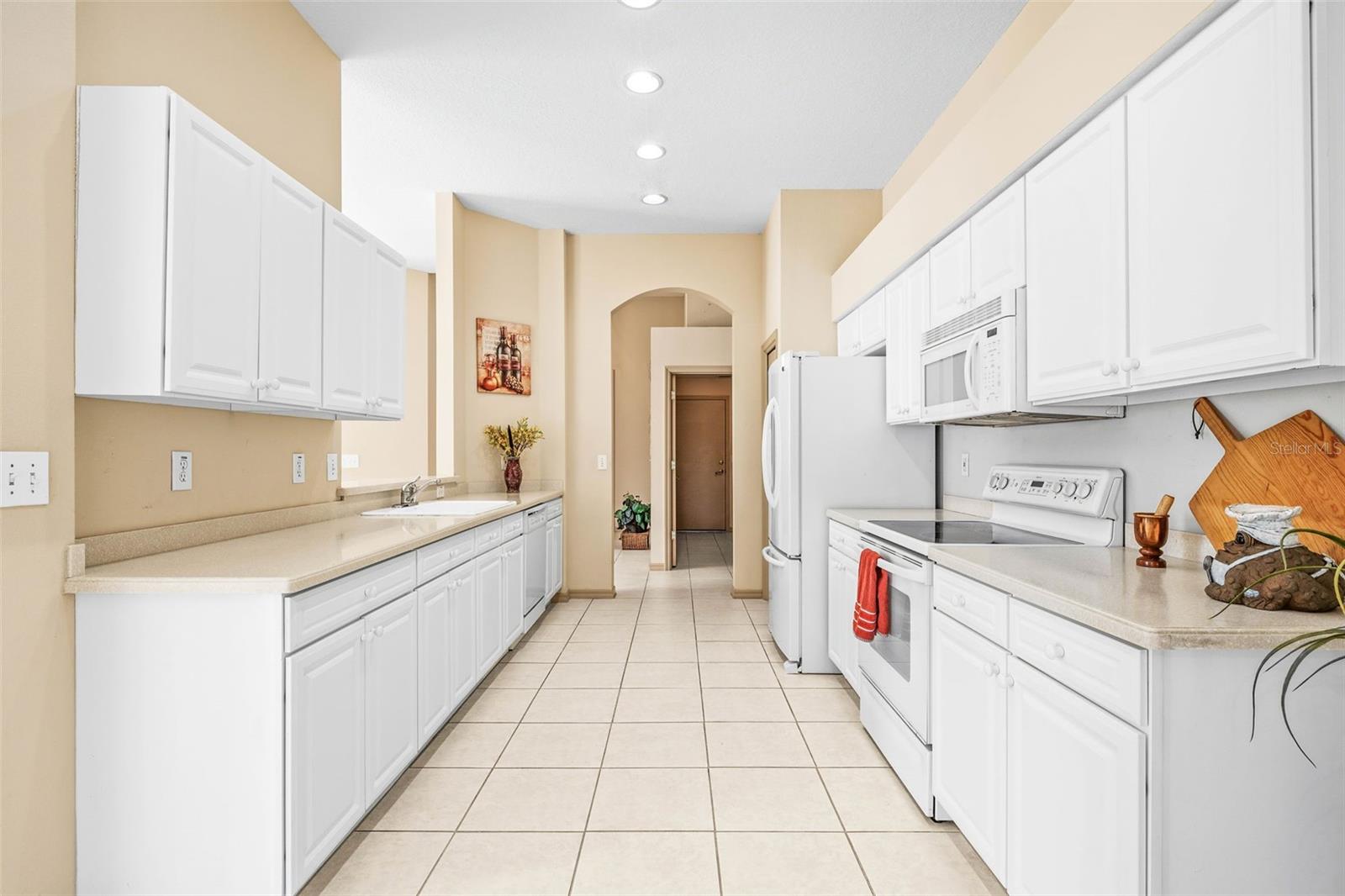 1330 MISTY GREENS DR, SUN CITY CENTER, FL, 33573